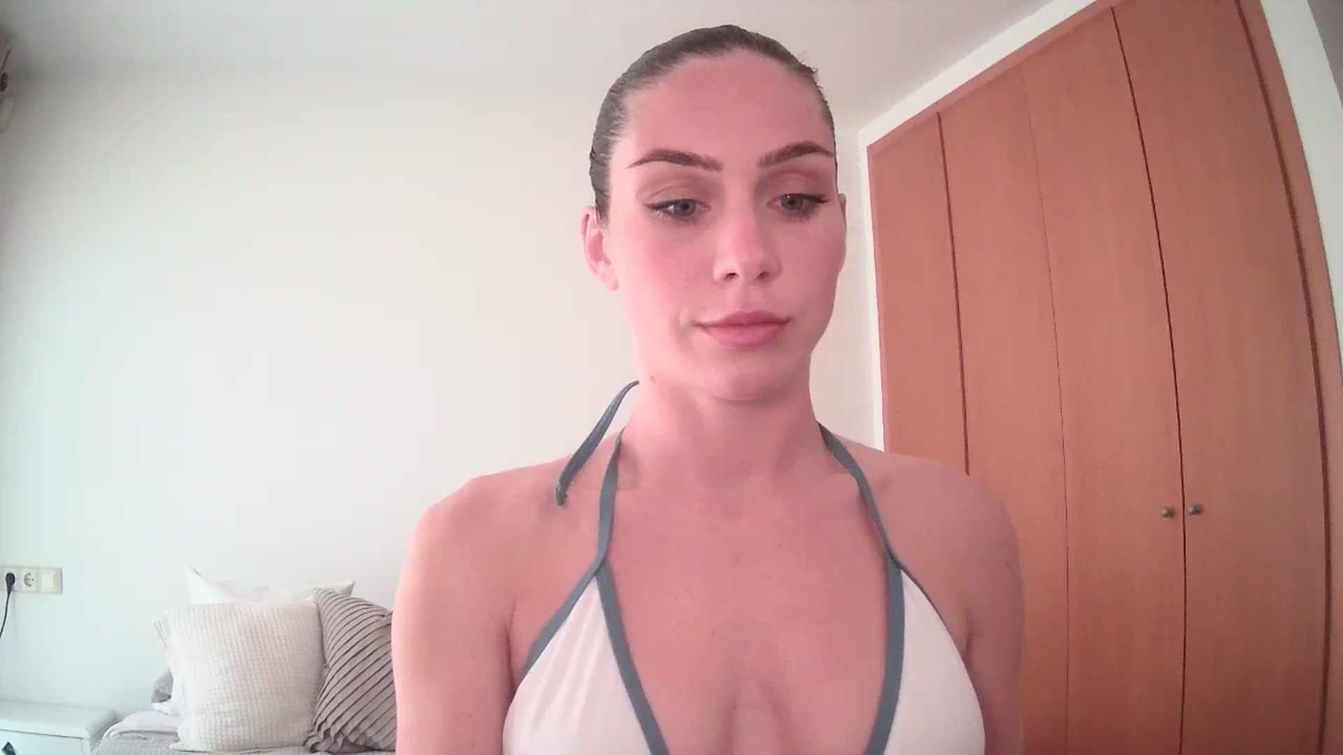 Gallery image thumbnail from English_Lola's myfreecams stream on, 04/17/2025, 11:51 image 18 of 20