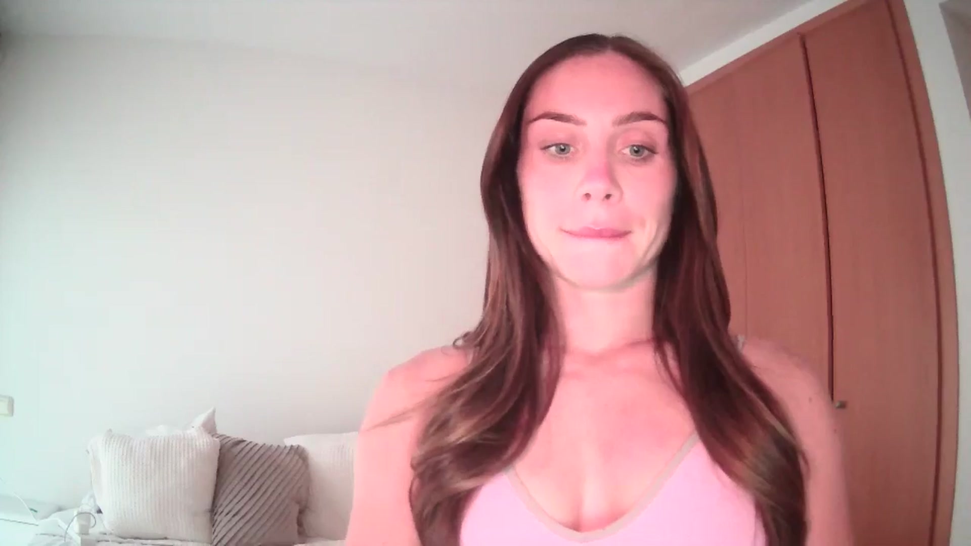Gallery image thumbnail from English_Lola's myfreecams stream on, 04/29/2025, 19:00 image 7 of 20