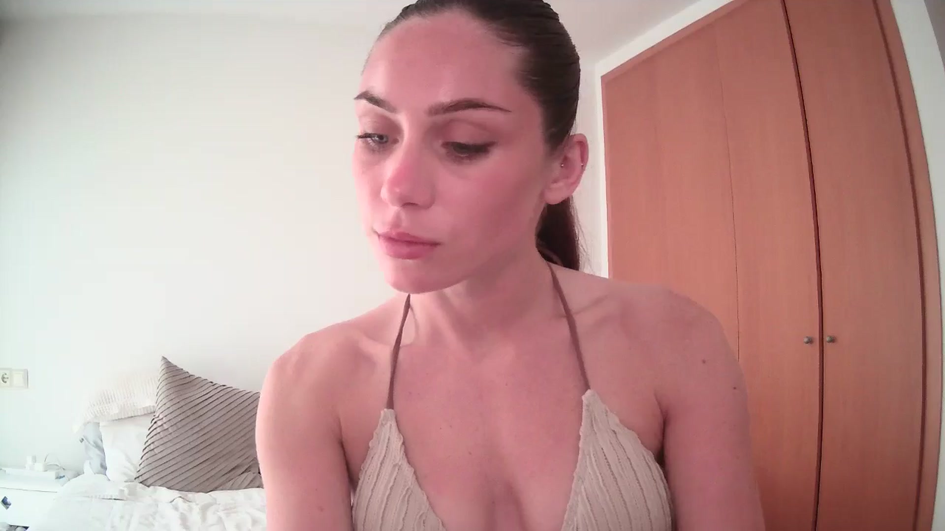 Gallery image thumbnail from English_Lola's myfreecams stream on, 04/30/2025, 10:44 image 7 of 20