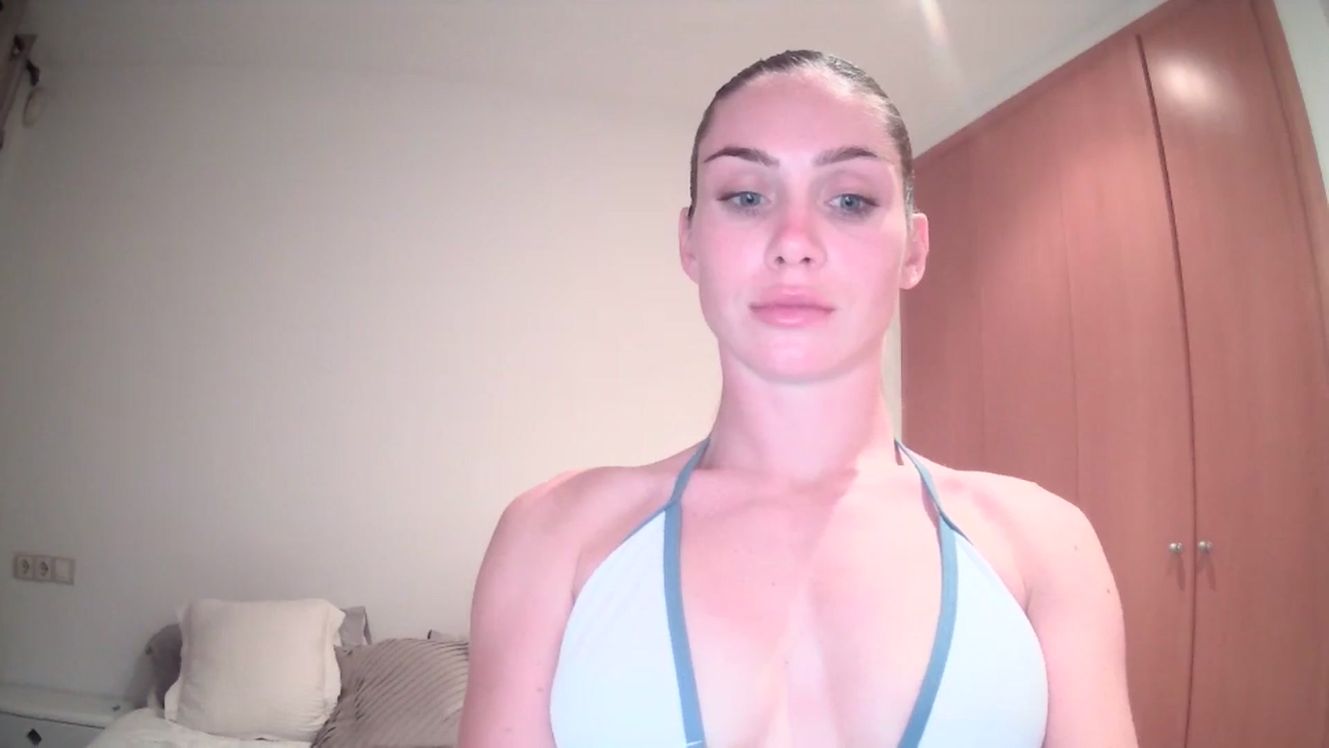 Gallery image thumbnail from English_Lola's myfreecams stream on, 04/30/2025, 19:23 image 5 of 20