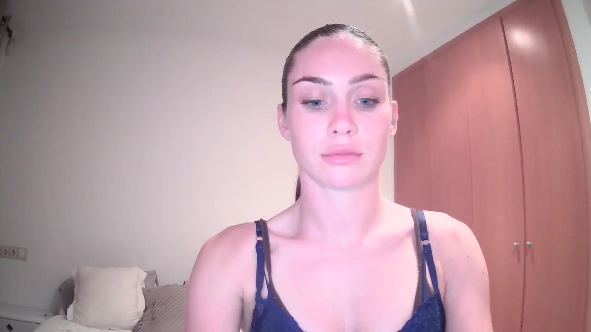 Gallery image thumbnail from English_Lola's myfreecams stream on, 04/30/2025, 19:23 image 18 of 20