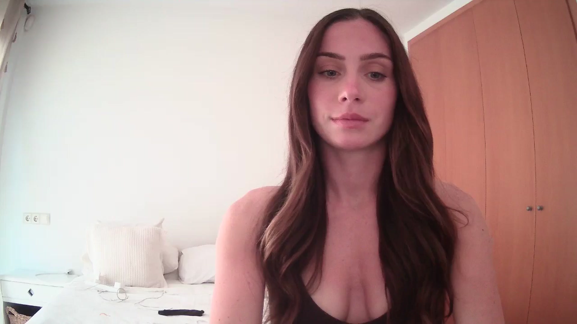 Gallery image thumbnail from English_Lola's myfreecams stream on, 05/03/2025, 13:00 image 18 of 20