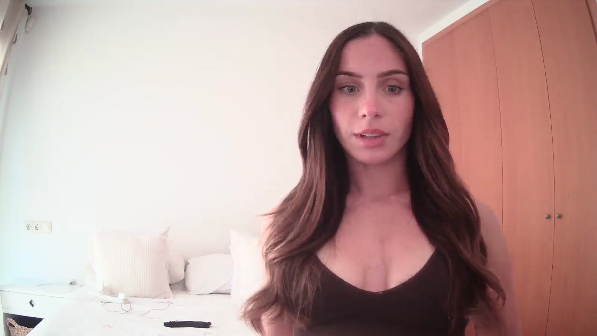 Gallery image thumbnail from English_Lola's myfreecams stream on, 05/03/2025, 13:00 image 15 of 20