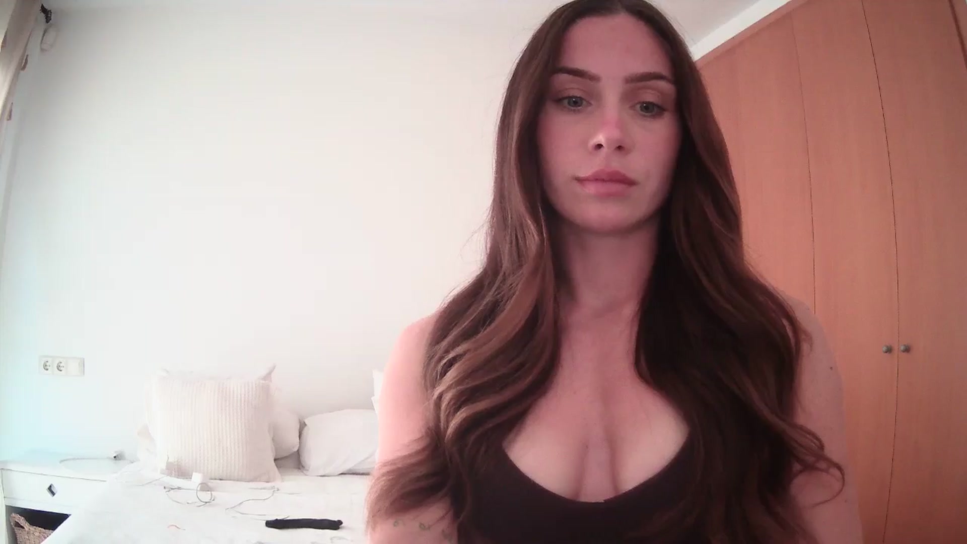 Gallery image thumbnail from English_Lola's myfreecams stream on, 05/03/2025, 13:00 image 10 of 20