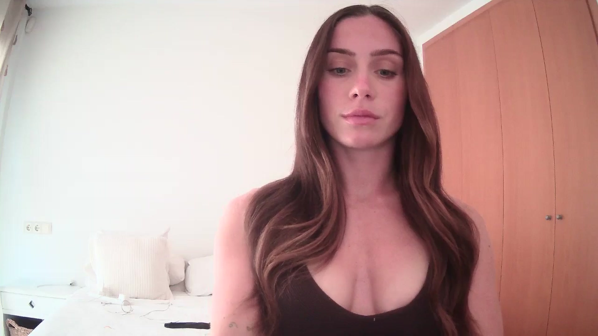Gallery image thumbnail from English_Lola's myfreecams stream on, 05/03/2025, 13:55 image 10 of 20