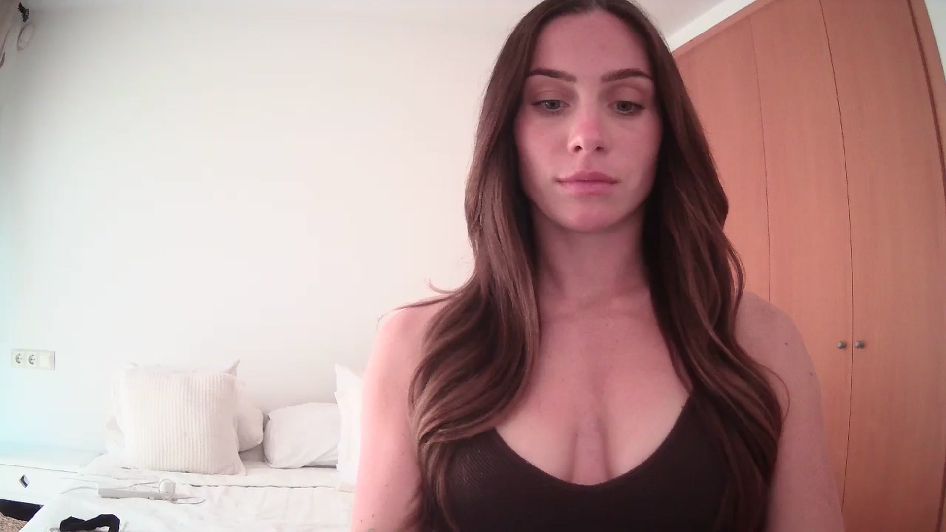 Gallery image thumbnail from English_Lola's myfreecams stream on, 05/03/2025, 16:28 image 2 of 20