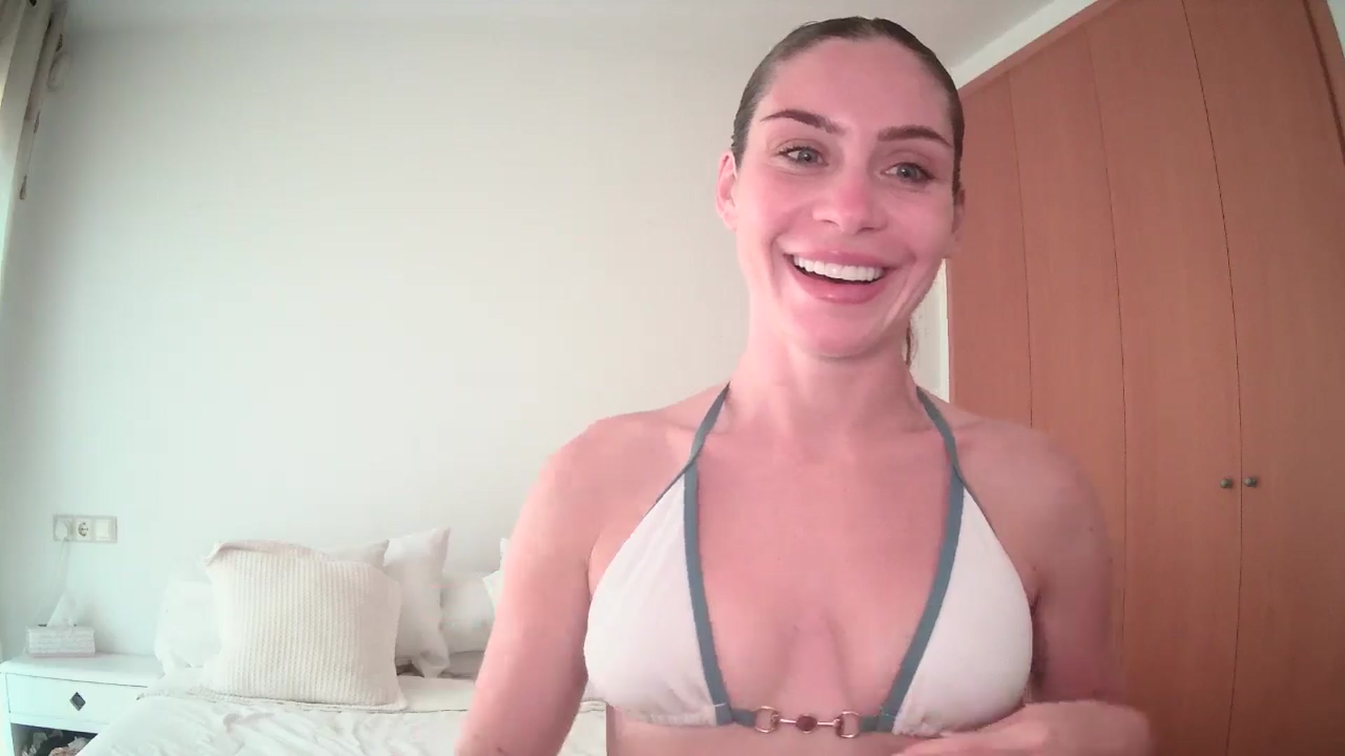 Gallery image thumbnail from English_Lola's myfreecams stream on, 05/09/2025, 18:13 image 18 of 20