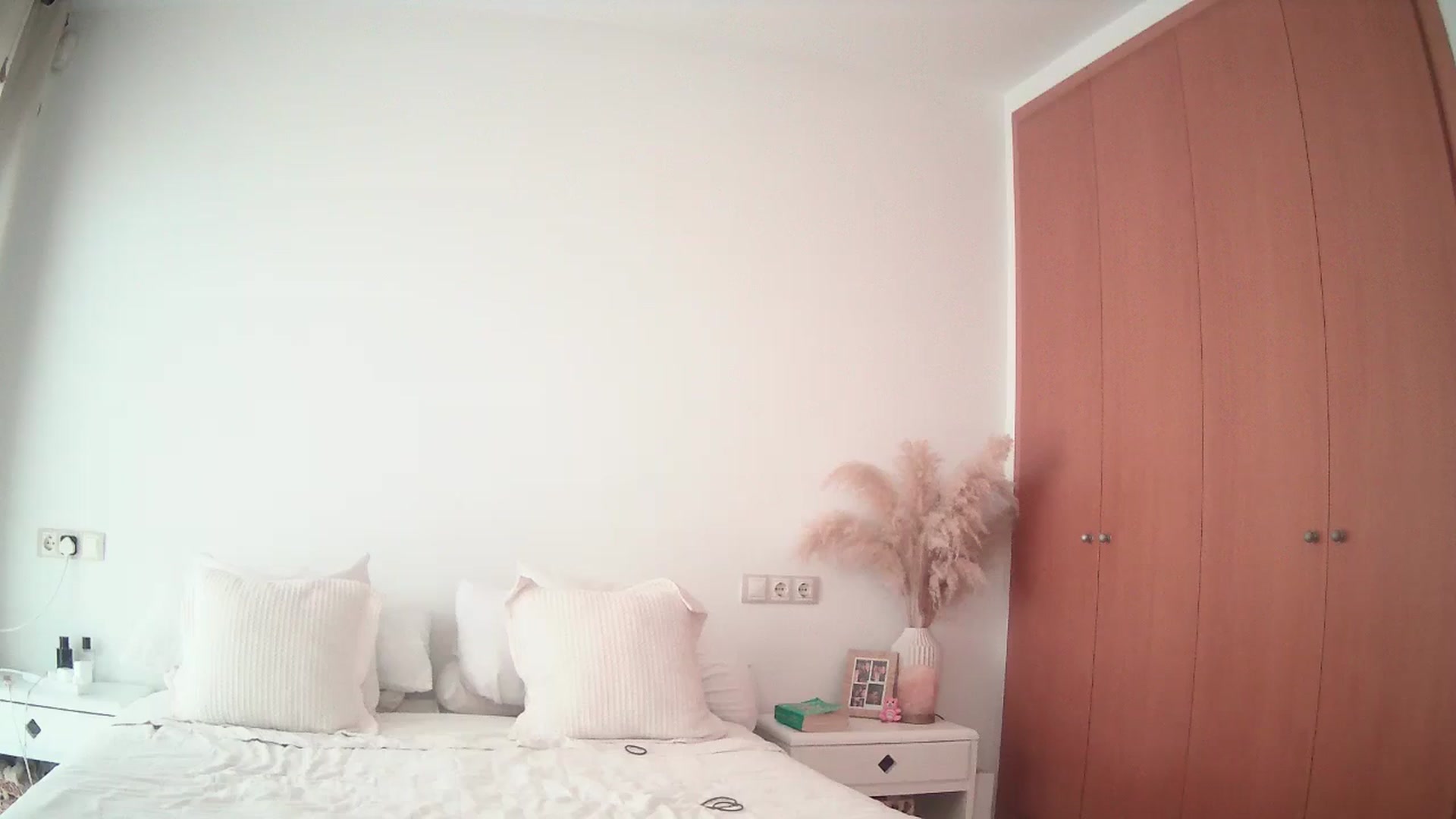 Gallery image thumbnail from English_Lola's myfreecams stream on, 05/14/2025, 08:46 image 11 of 20