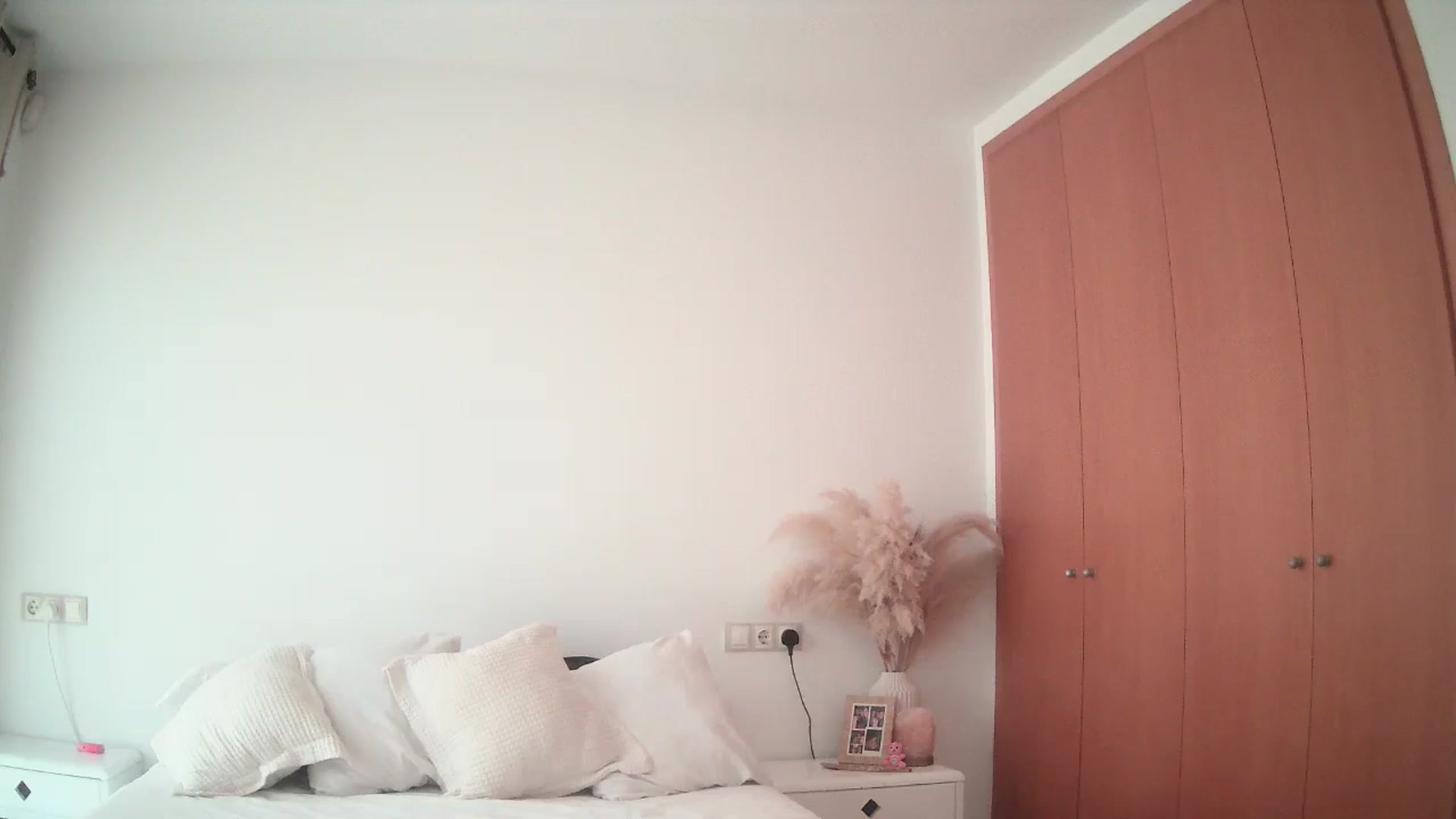 Gallery image thumbnail from English_Lola's myfreecams stream on, 05/25/2025, 17:19 image 14 of 20