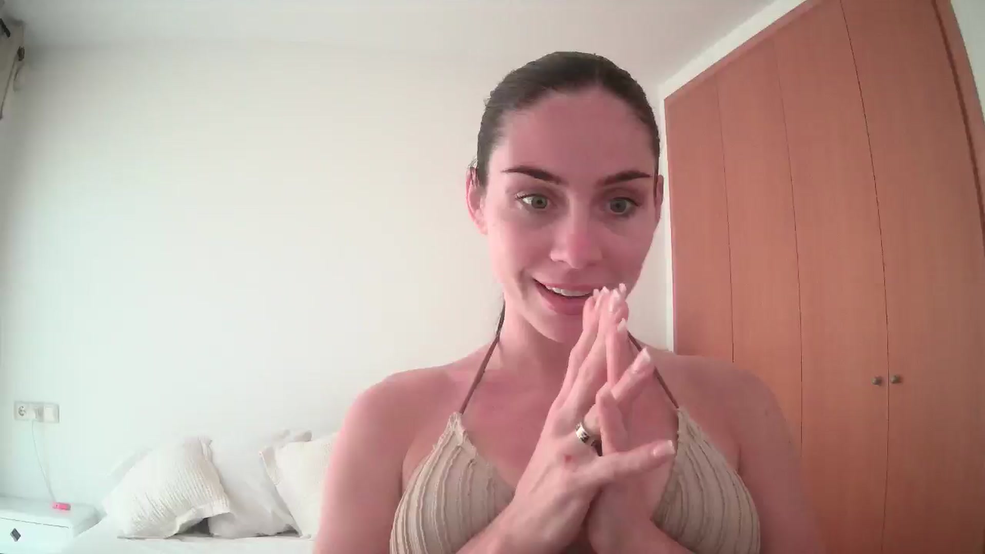 Gallery image thumbnail from English_Lola's myfreecams stream on, 05/25/2025, 17:19 image 16 of 20