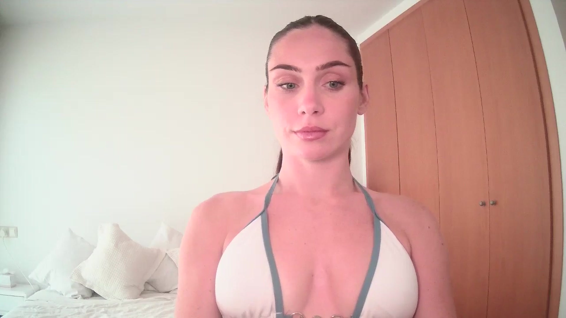 Gallery image thumbnail from English_Lola's myfreecams stream on, 05/27/2025, 14:35 image 6 of 20