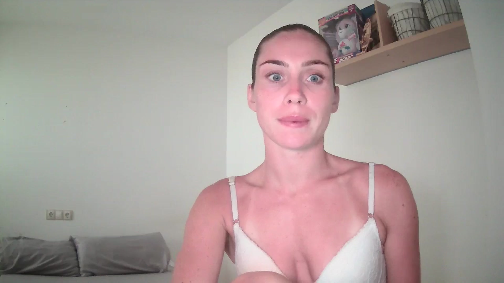 Gallery image thumbnail from English_Lola's myfreecams stream on, 06/09/2025, 16:39 image 11 of 20