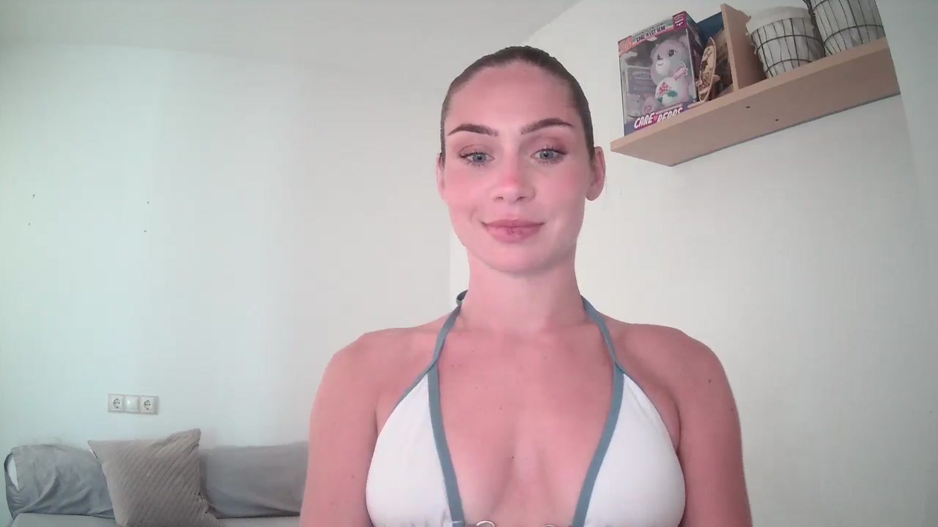 Gallery image thumbnail from English_Lola's myfreecams stream on, 06/10/2025, 10:55 image 15 of 20