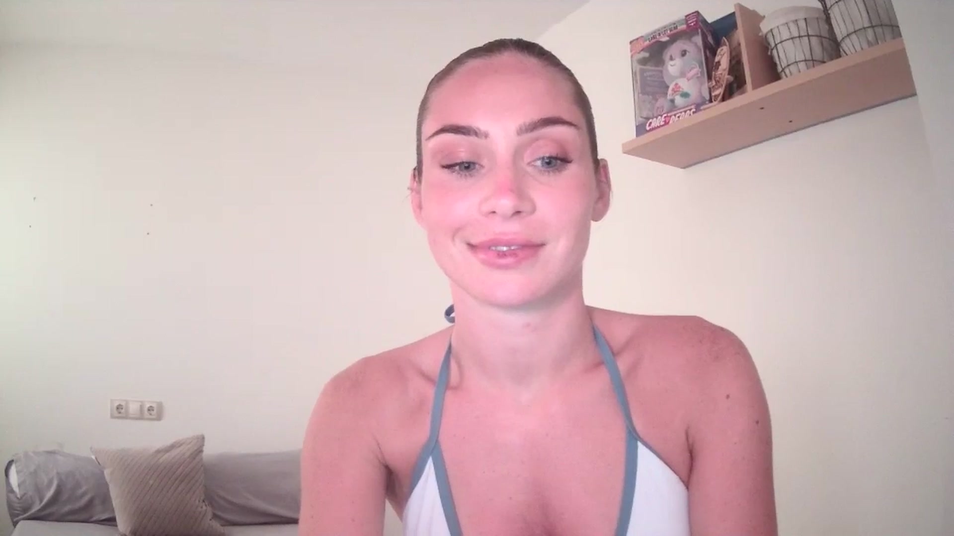 Gallery image thumbnail from English_Lola's myfreecams stream on, 06/10/2025, 10:55 image 18 of 20