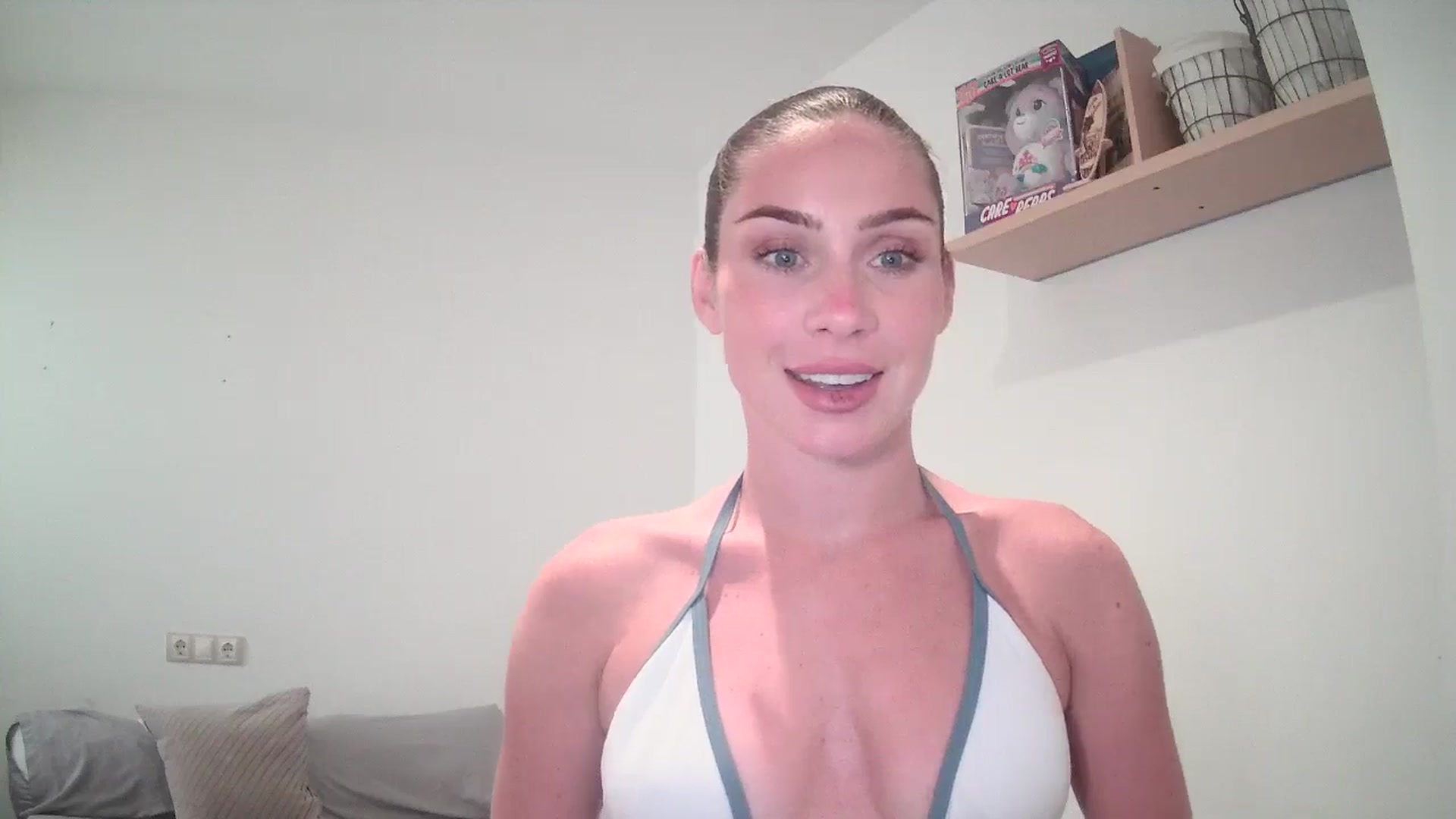 Gallery image thumbnail from English_Lola's myfreecams stream on, 06/10/2025, 12:17 image 5 of 20