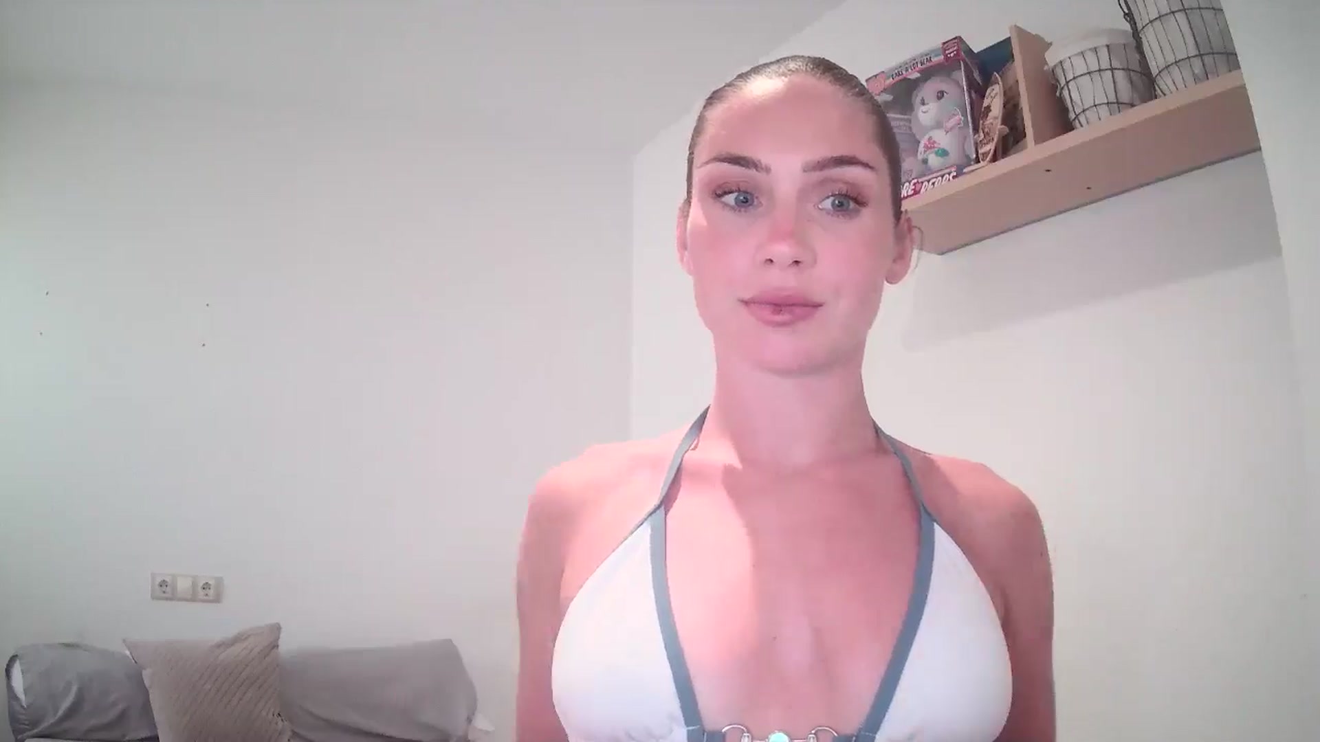 Gallery image thumbnail from English_Lola's myfreecams stream on, 06/10/2025, 12:17 image 4 of 20