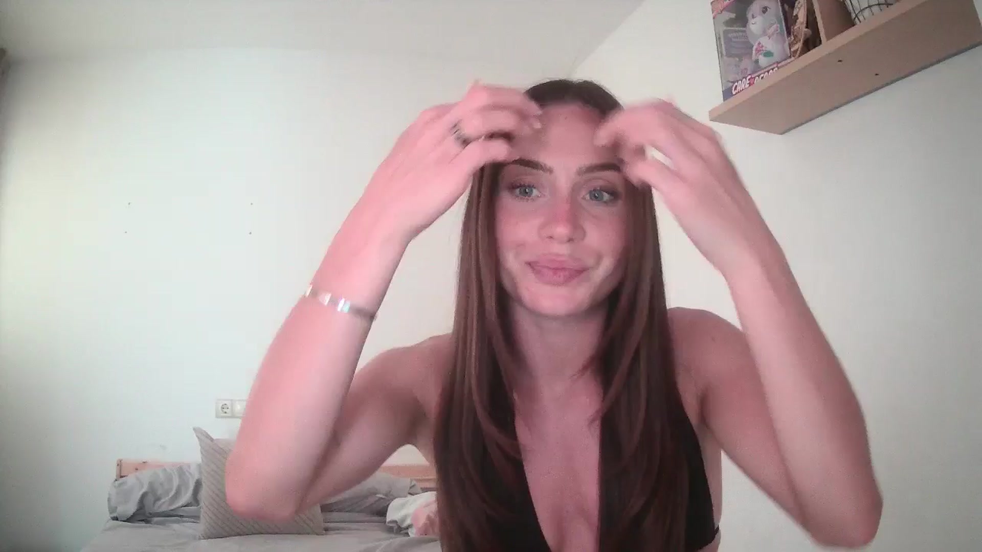 Gallery image thumbnail from English_Lola's myfreecams stream on, 06/12/2025, 13:13 image 15 of 20