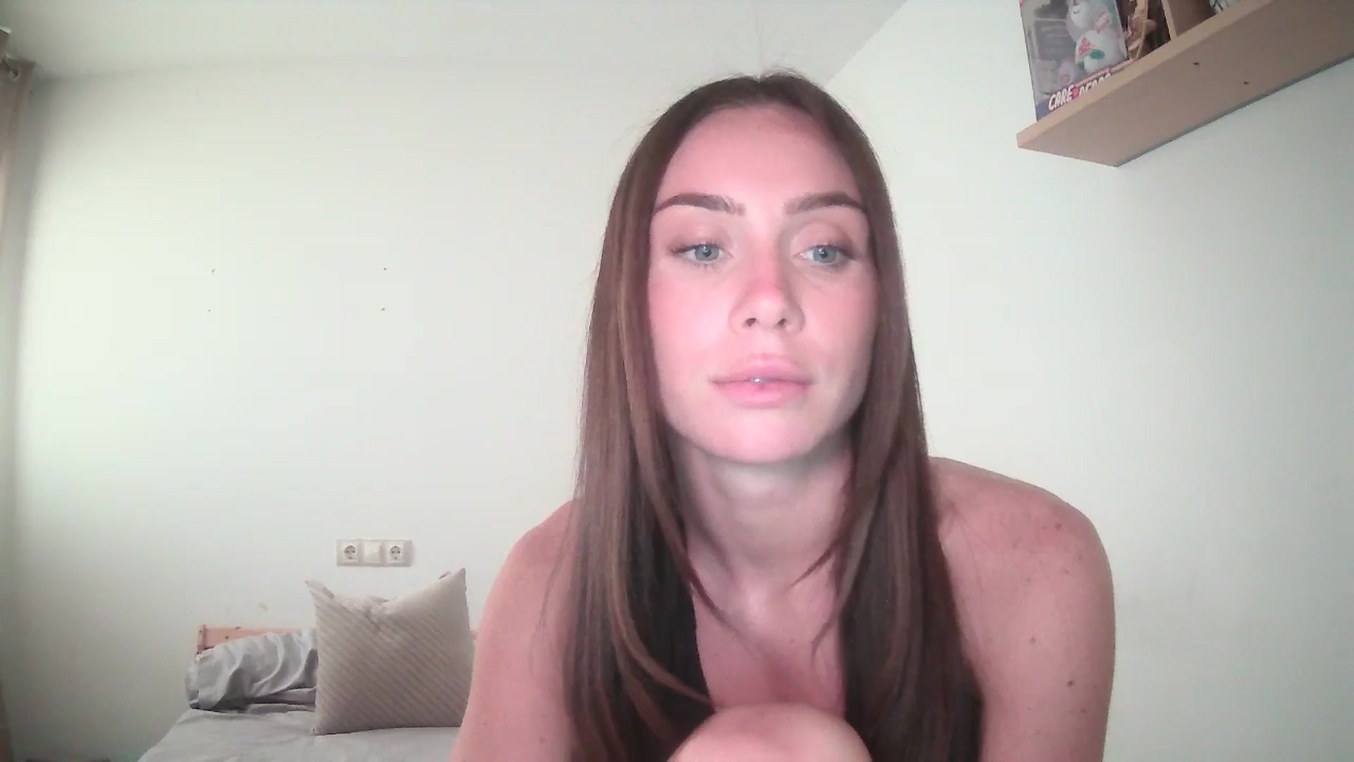 Gallery image thumbnail from English_Lola's myfreecams stream on, 06/12/2025, 13:37 image 10 of 20