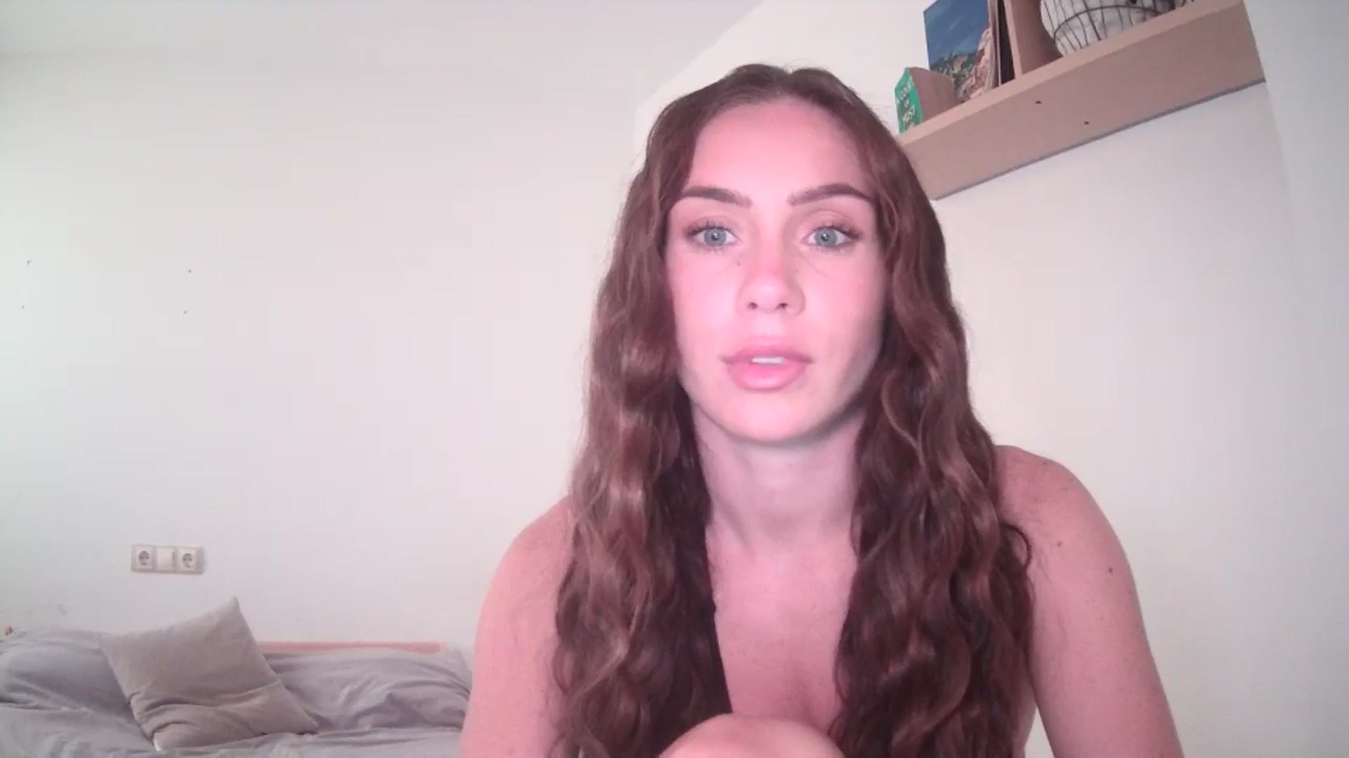 Gallery image thumbnail from English_Lola's myfreecams stream on, 06/23/2025, 10:21 image 13 of 20