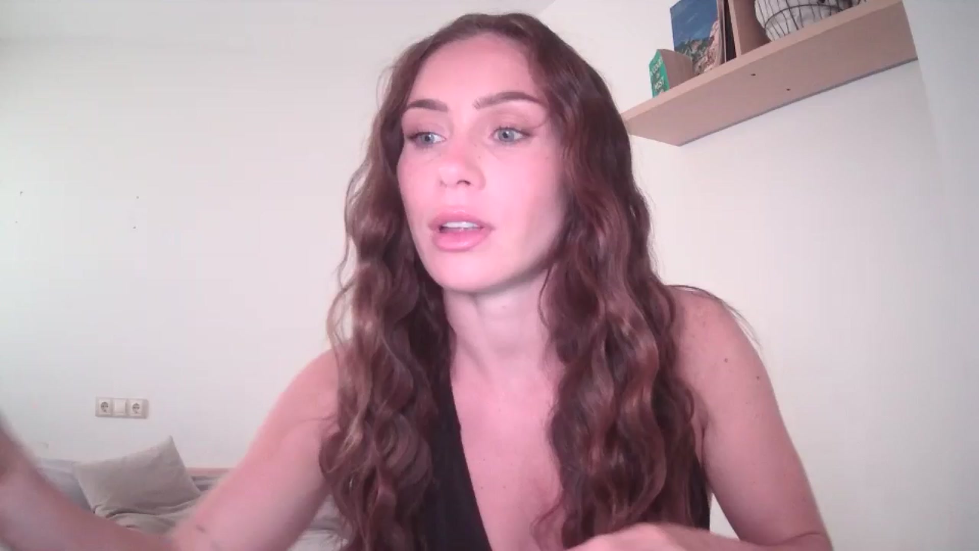 Gallery image thumbnail from English_Lola's myfreecams stream on, 06/23/2025, 10:21 image 1 of 20