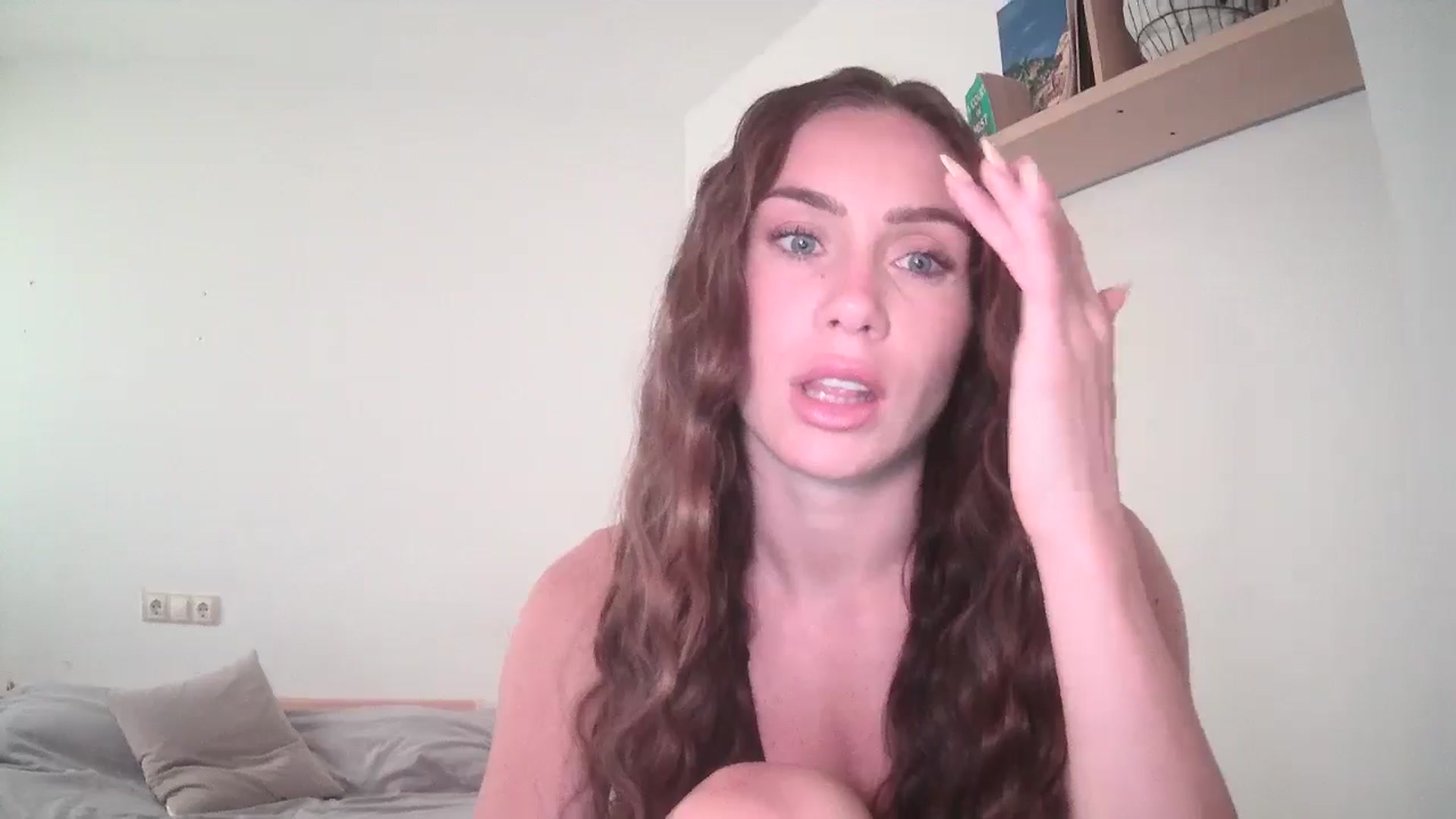 Gallery image thumbnail from English_Lola's myfreecams stream on, 06/23/2025, 10:21 image 14 of 20