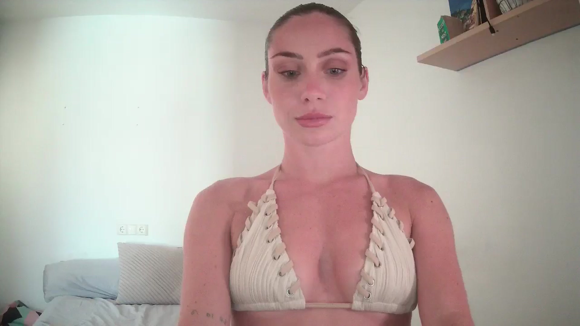 Gallery image thumbnail from English_Lola's myfreecams stream on, 06/24/2025, 15:20 image 17 of 20