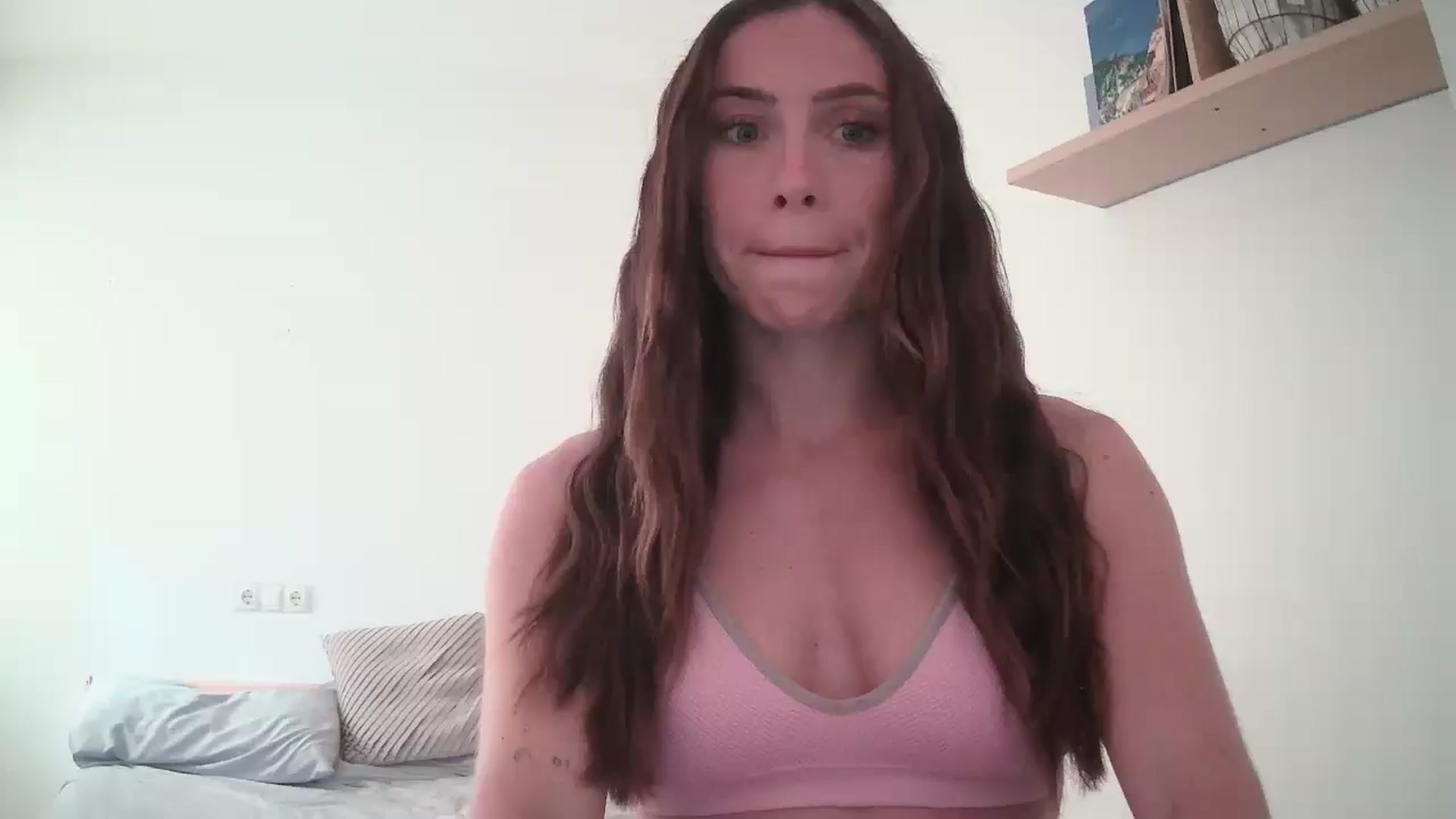Gallery image thumbnail from English_Lola's myfreecams stream on, 07/09/2025, 08:36 image 1 of 20