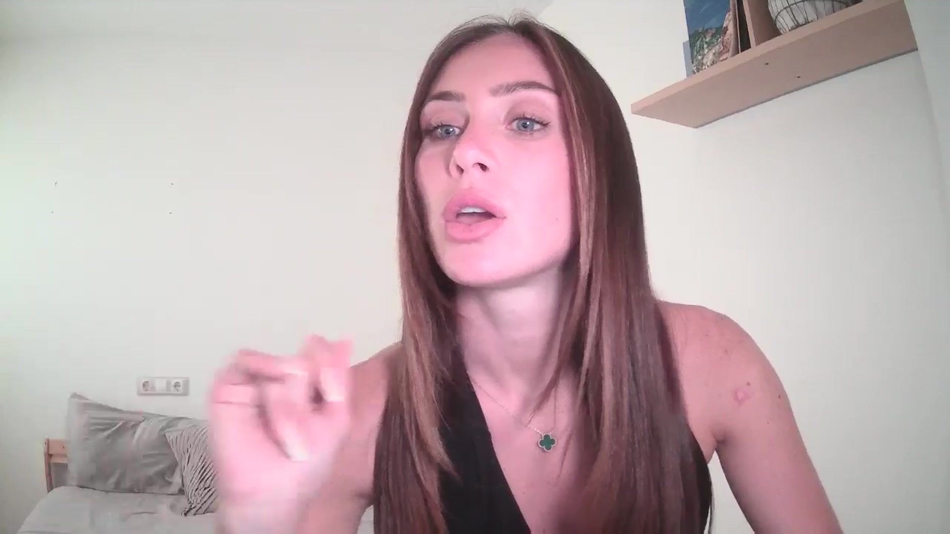 Gallery image thumbnail from English_Lola's myfreecams stream on, 07/14/2025, 11:04 image 4 of 20