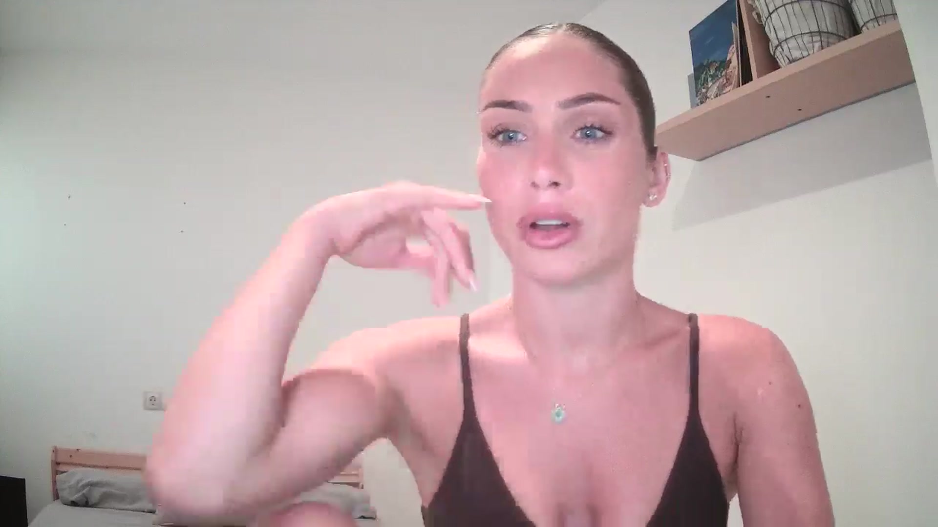 Gallery image thumbnail from English_Lola's myfreecams stream on, 07/25/2025, 12:58 image 5 of 20