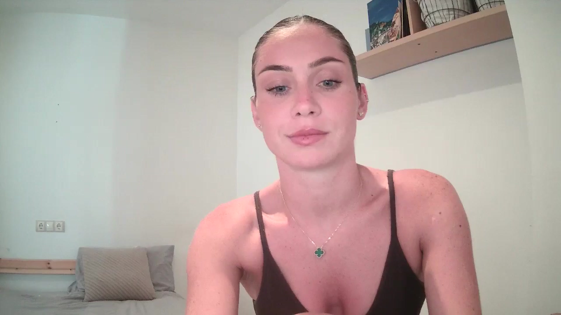 Gallery image thumbnail from English_Lola's myfreecams stream on, 07/25/2025, 15:57 image 9 of 20