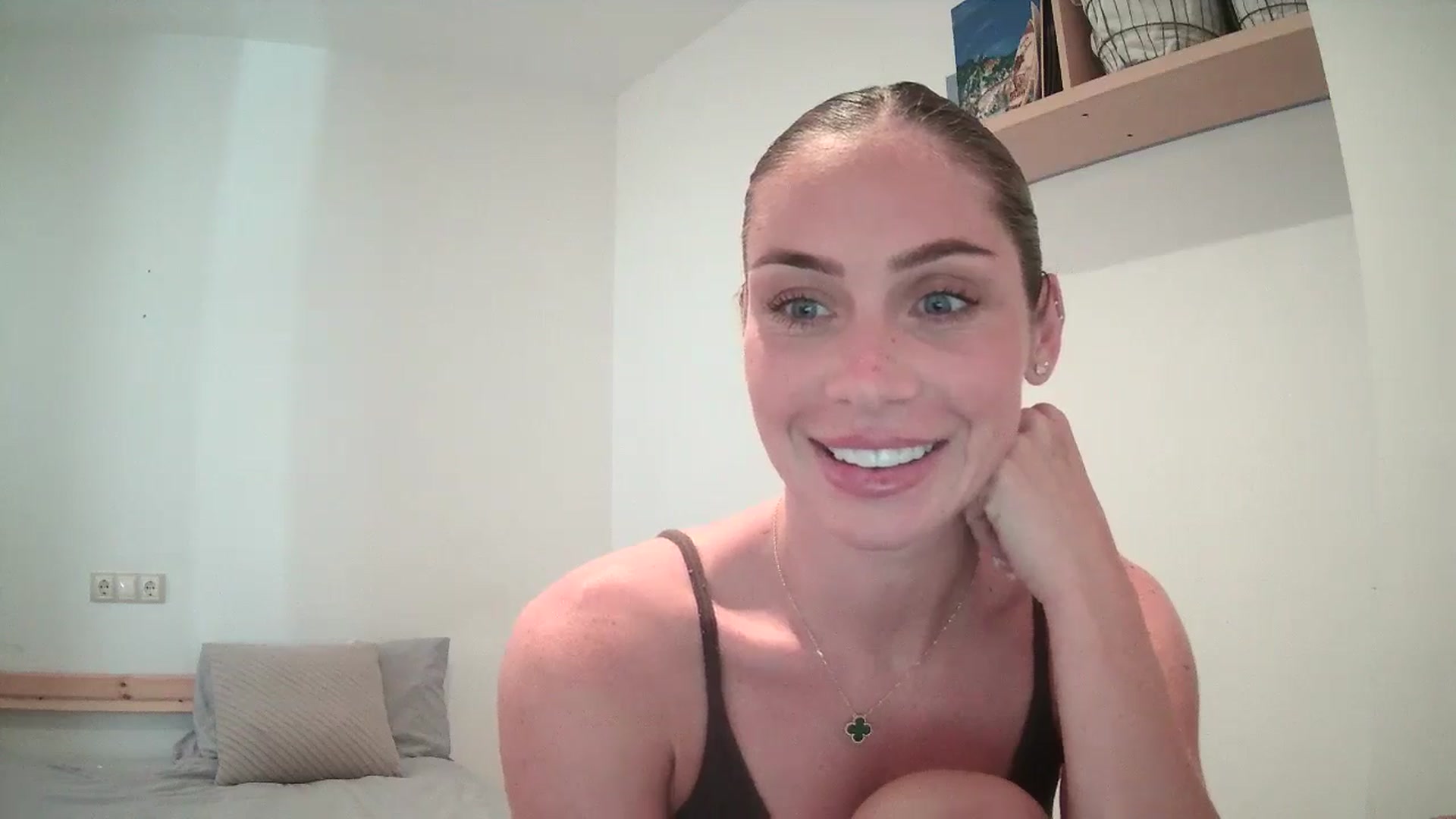 Gallery image thumbnail from English_Lola's myfreecams stream on, 07/25/2025, 16:12 image 5 of 20