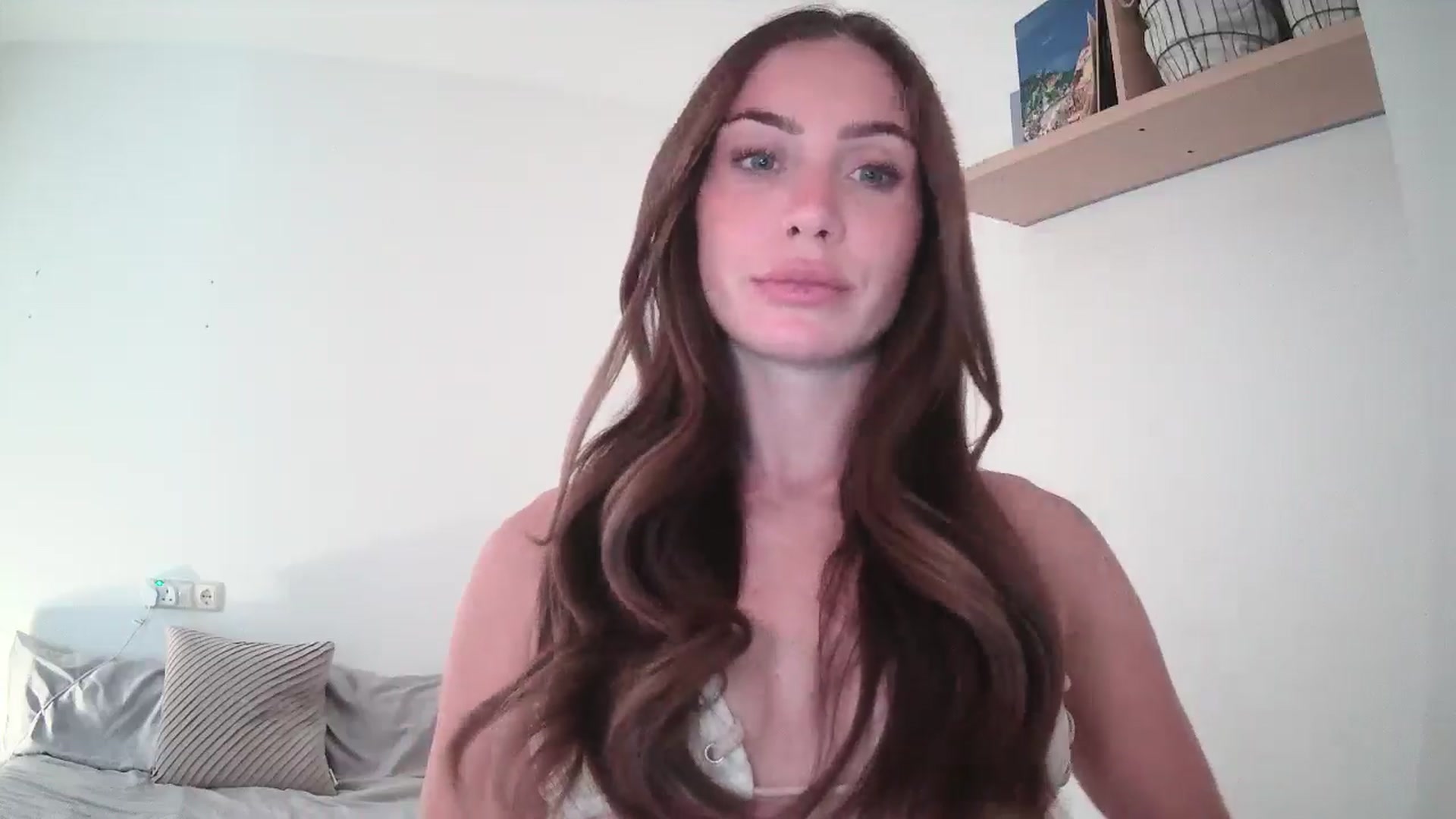 Gallery image thumbnail from English_Lola's myfreecams stream on, 07/29/2025, 08:56 image 19 of 20