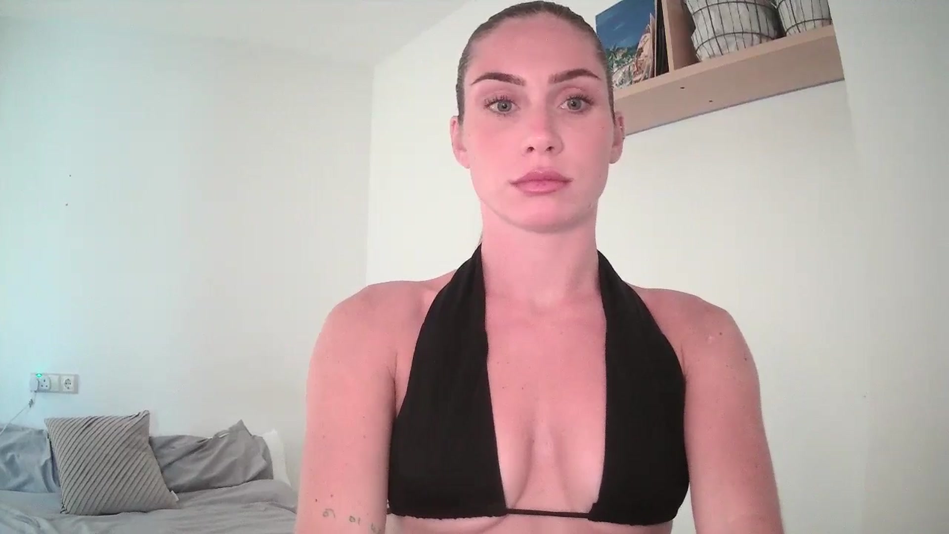 Gallery image thumbnail from English_Lola's myfreecams stream on, 07/30/2025, 10:14 image 15 of 20