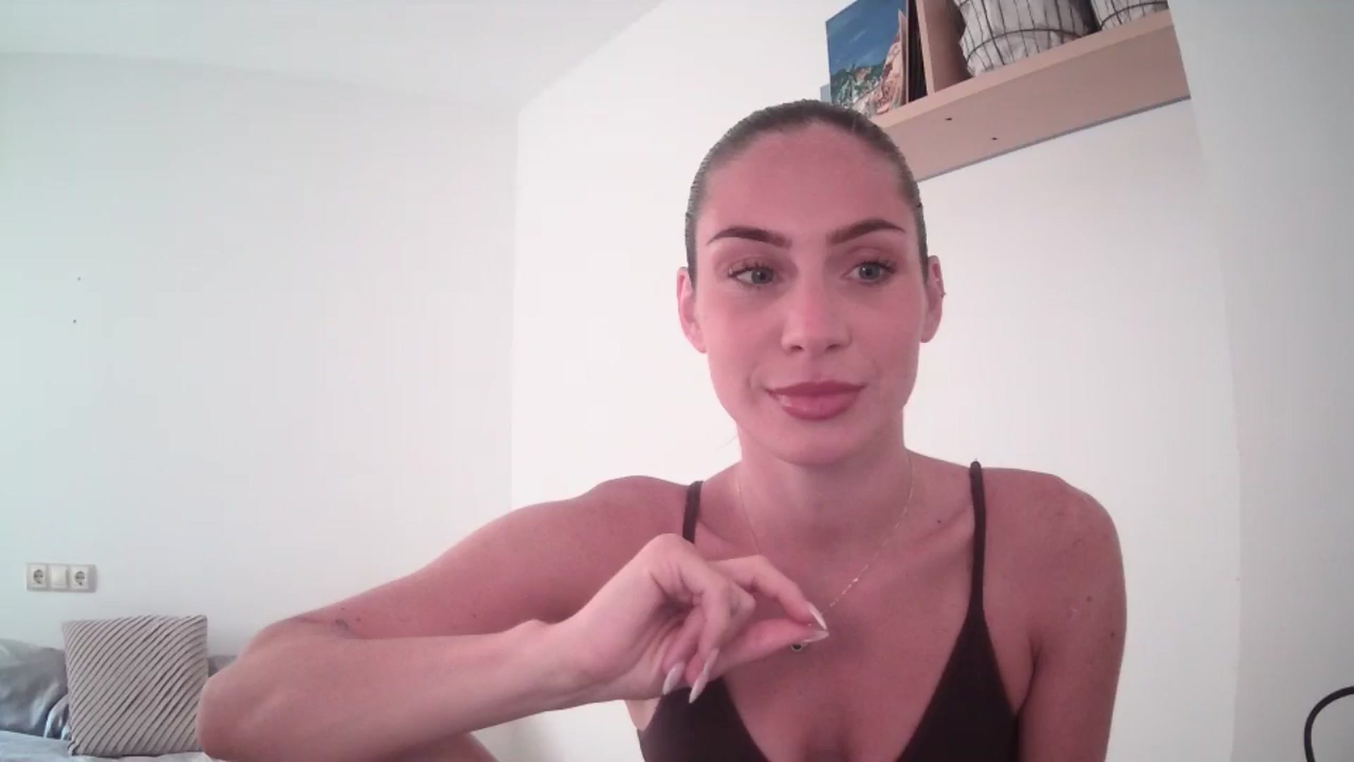 Gallery image thumbnail from English_Lola's myfreecams stream on, 07/31/2025, 08:43 image 14 of 20