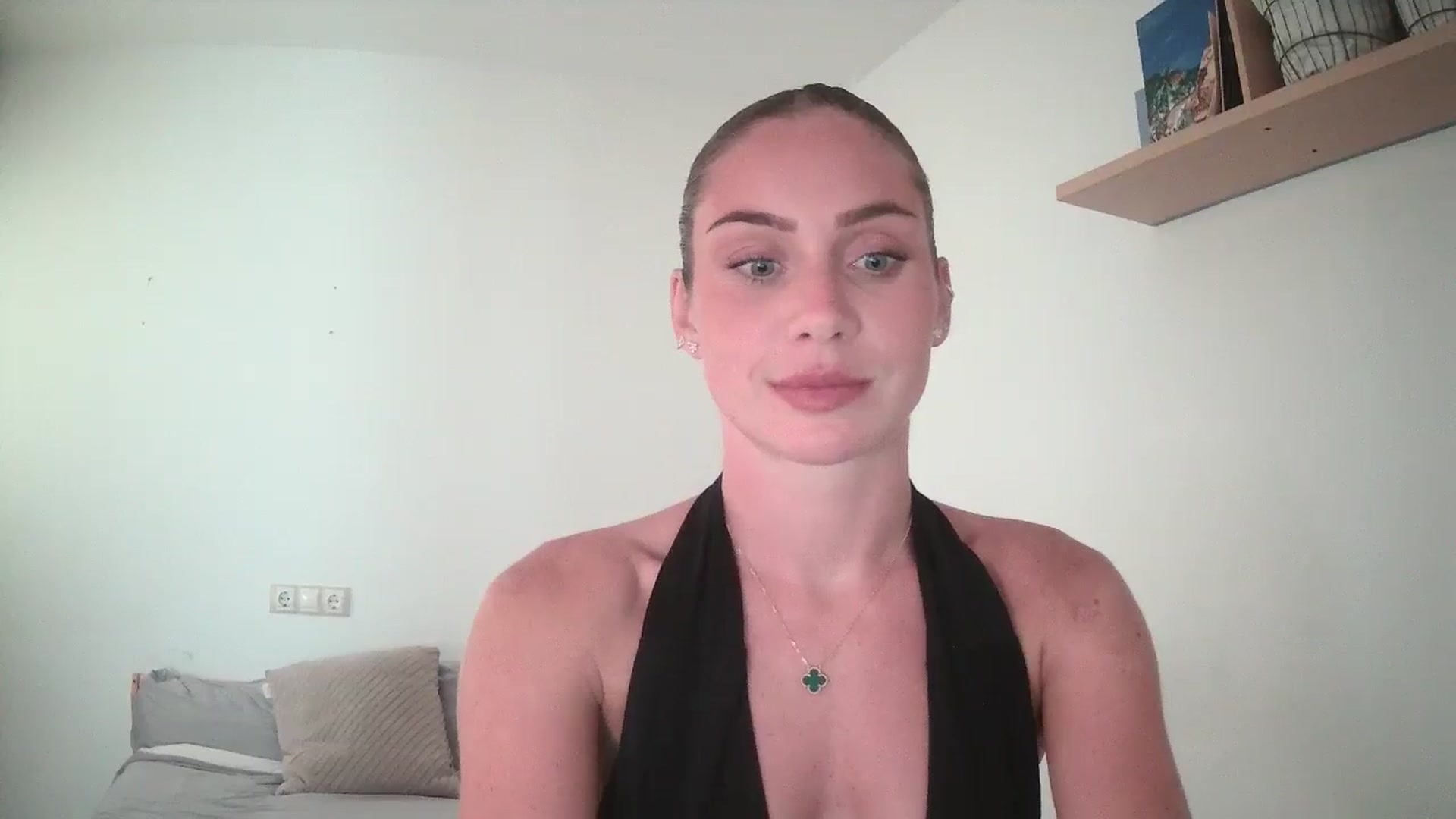 Gallery image thumbnail from English_Lola's myfreecams stream on, 08/05/2025, 15:18 image 6 of 20