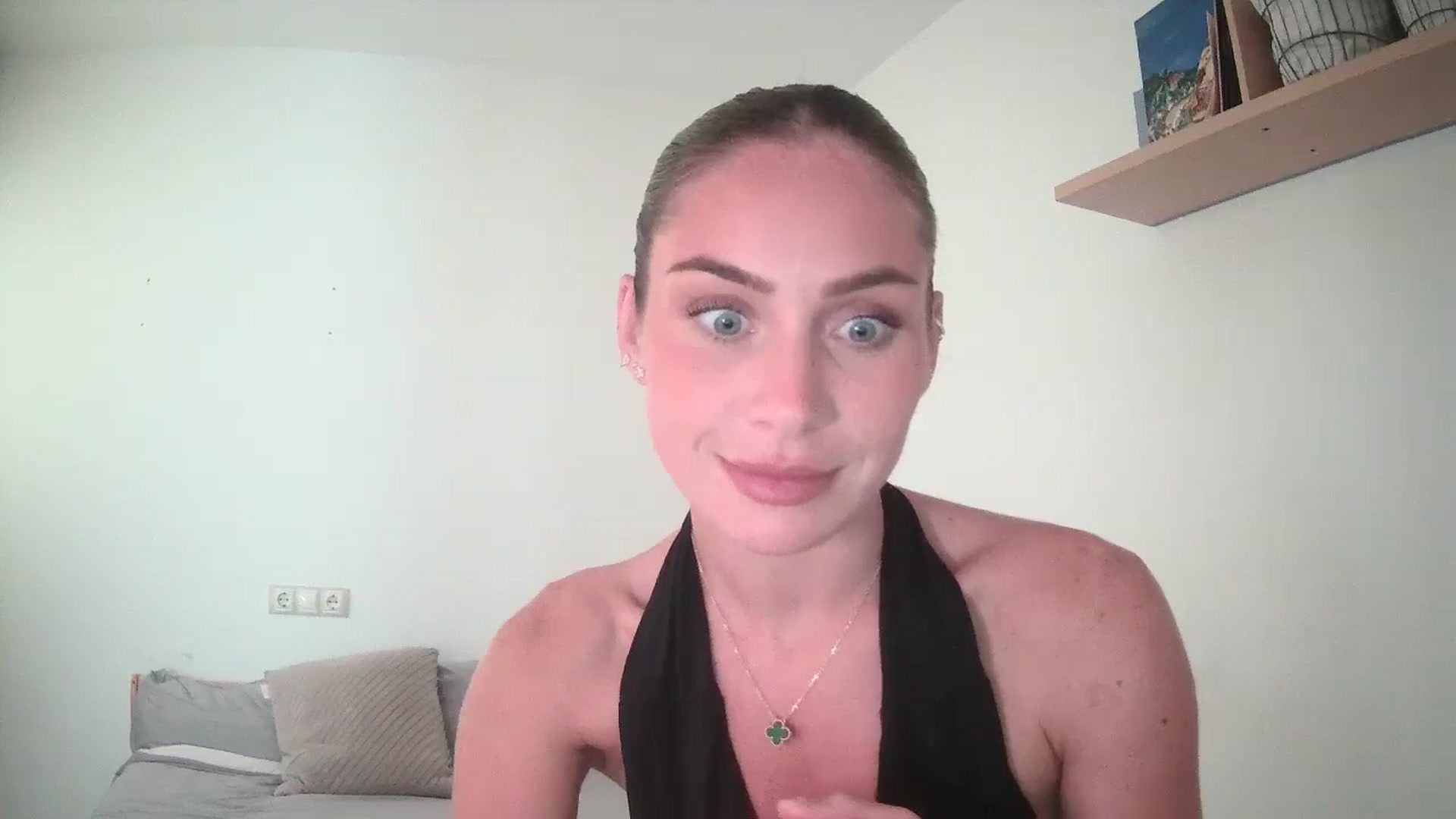 Gallery image thumbnail from English_Lola's myfreecams stream on, 08/05/2025, 15:18 image 8 of 20