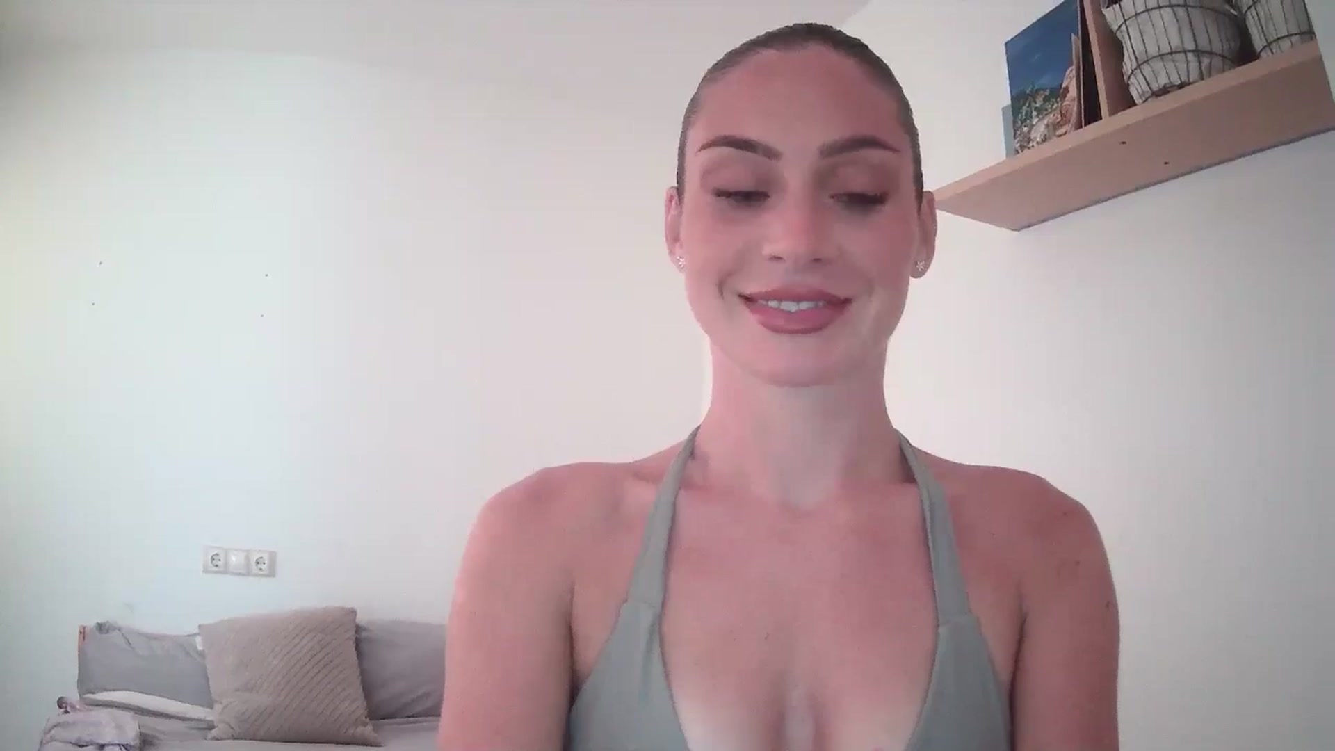 Gallery image thumbnail from English_Lola's myfreecams stream on, 08/06/2025, 13:02 image 5 of 20