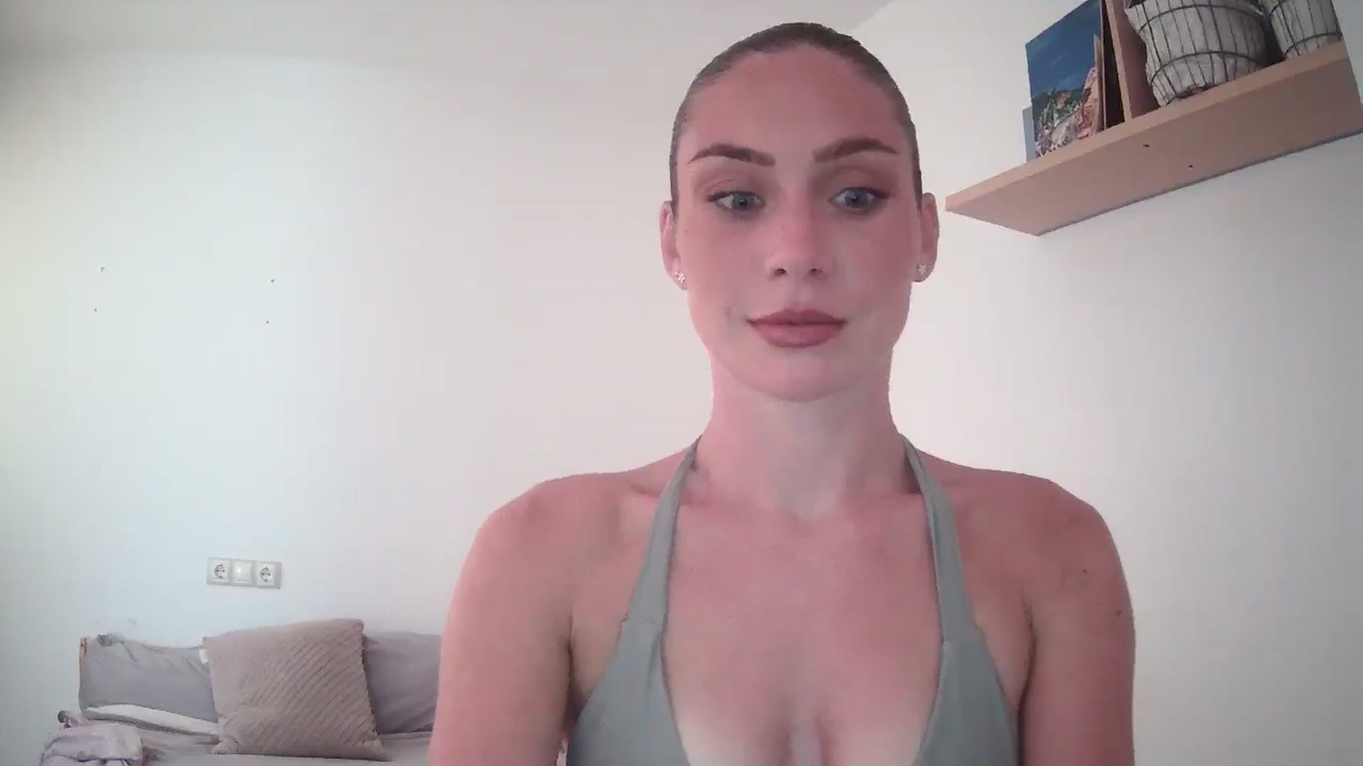 Gallery image thumbnail from English_Lola's myfreecams stream on, 08/06/2025, 13:02 image 7 of 20