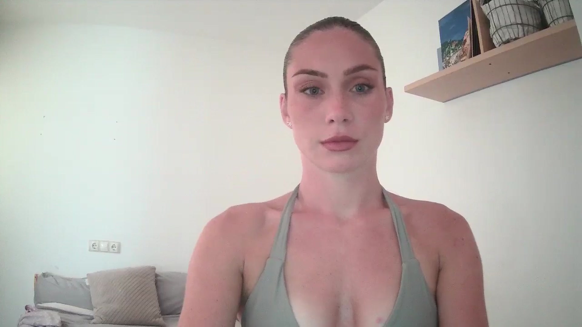 Gallery image thumbnail from English_Lola's myfreecams stream on, 08/06/2025, 13:53 image 3 of 20