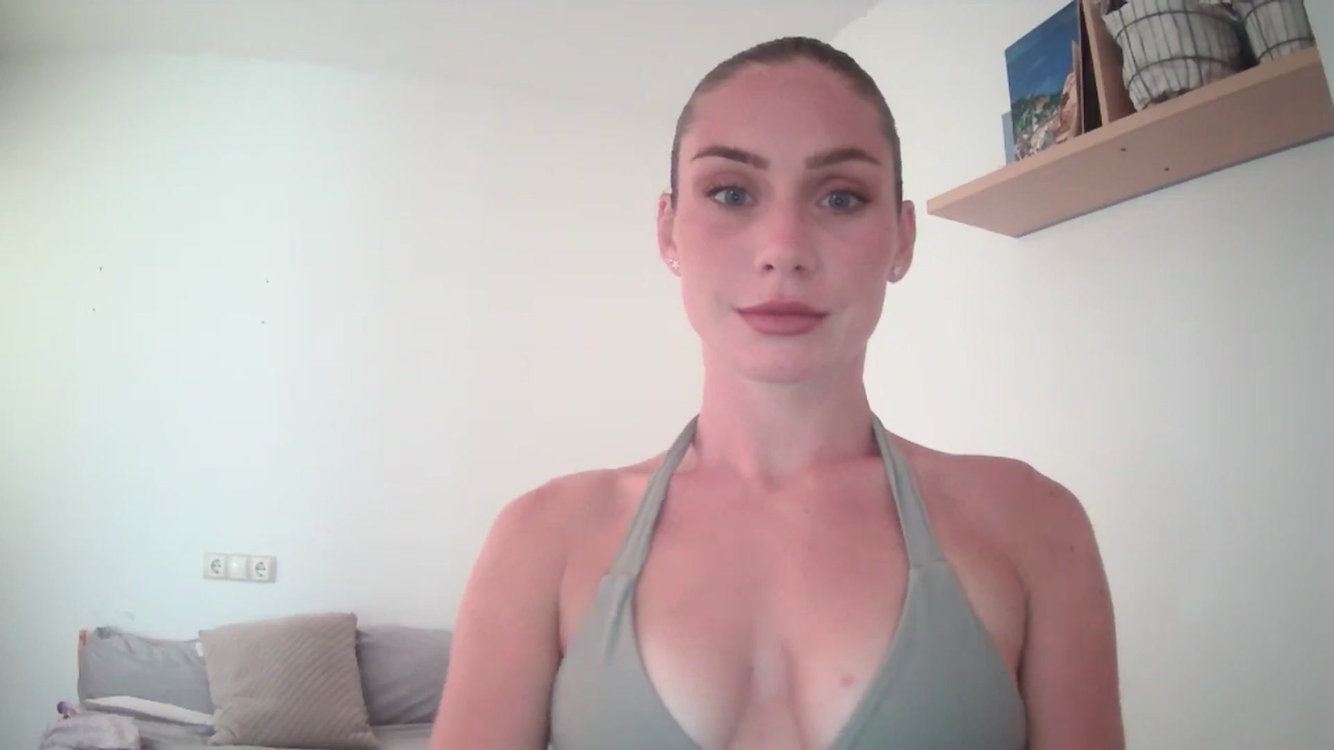 Gallery image thumbnail from English_Lola's myfreecams stream on, 08/06/2025, 14:06 image 12 of 20