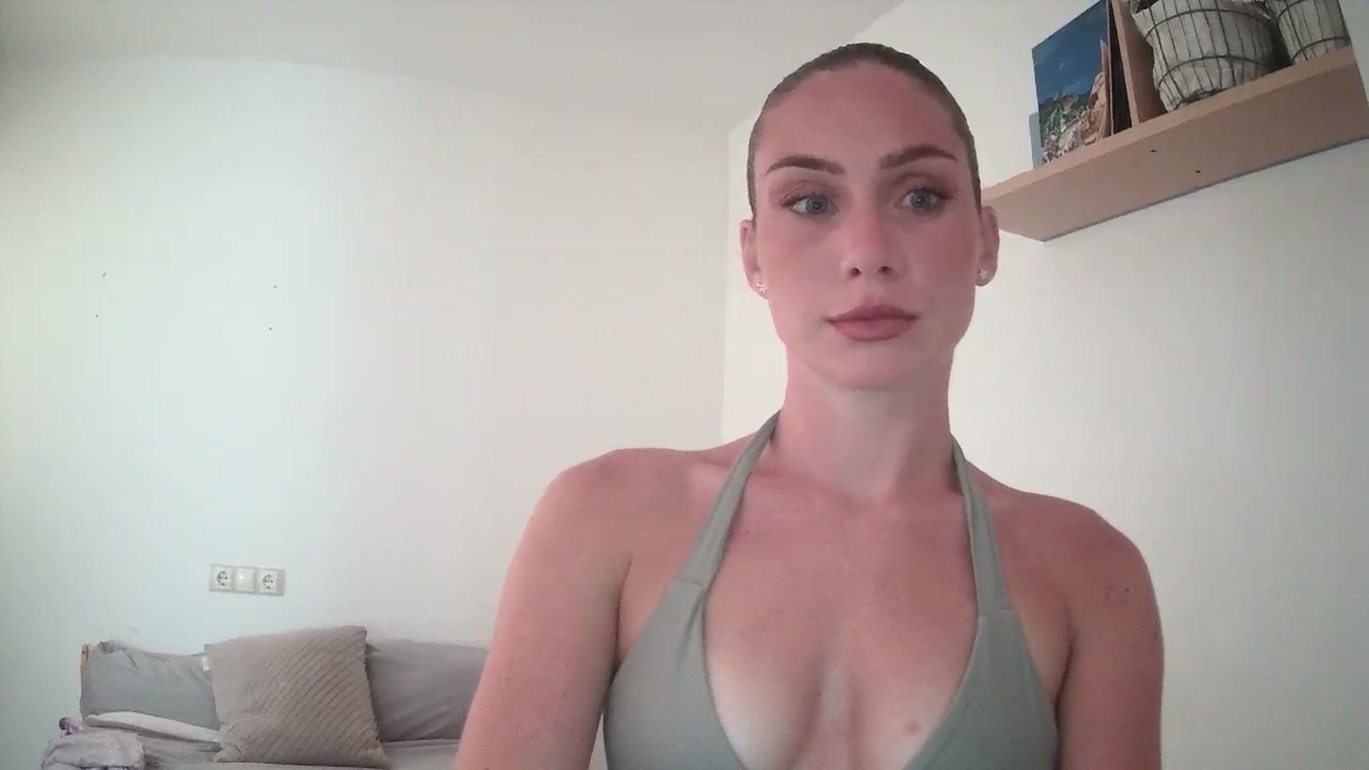 Gallery image thumbnail from English_Lola's myfreecams stream on, 08/06/2025, 14:06 image 2 of 20