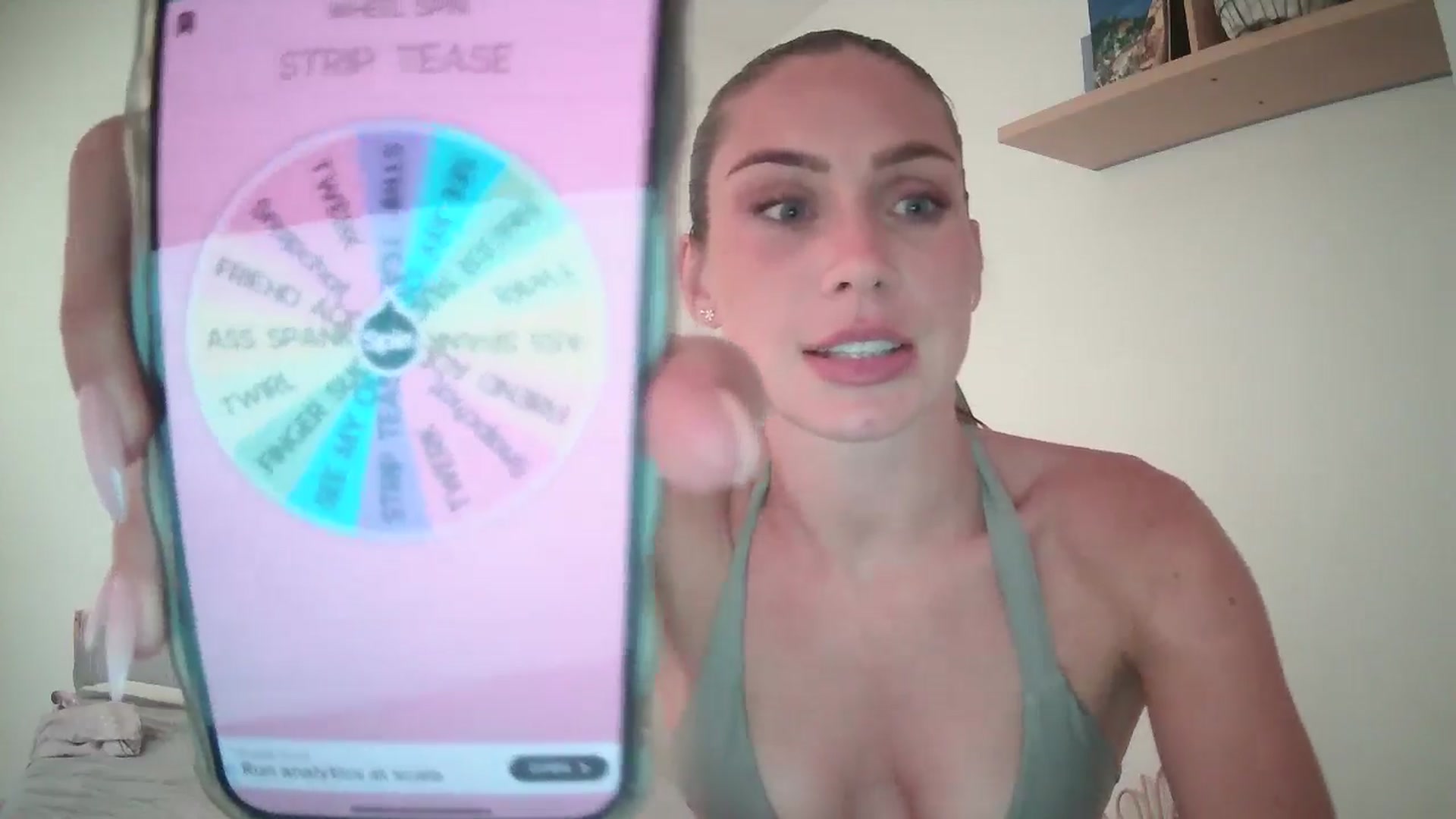 Gallery image thumbnail from English_Lola's myfreecams stream on, 08/06/2025, 17:56 image 9 of 20