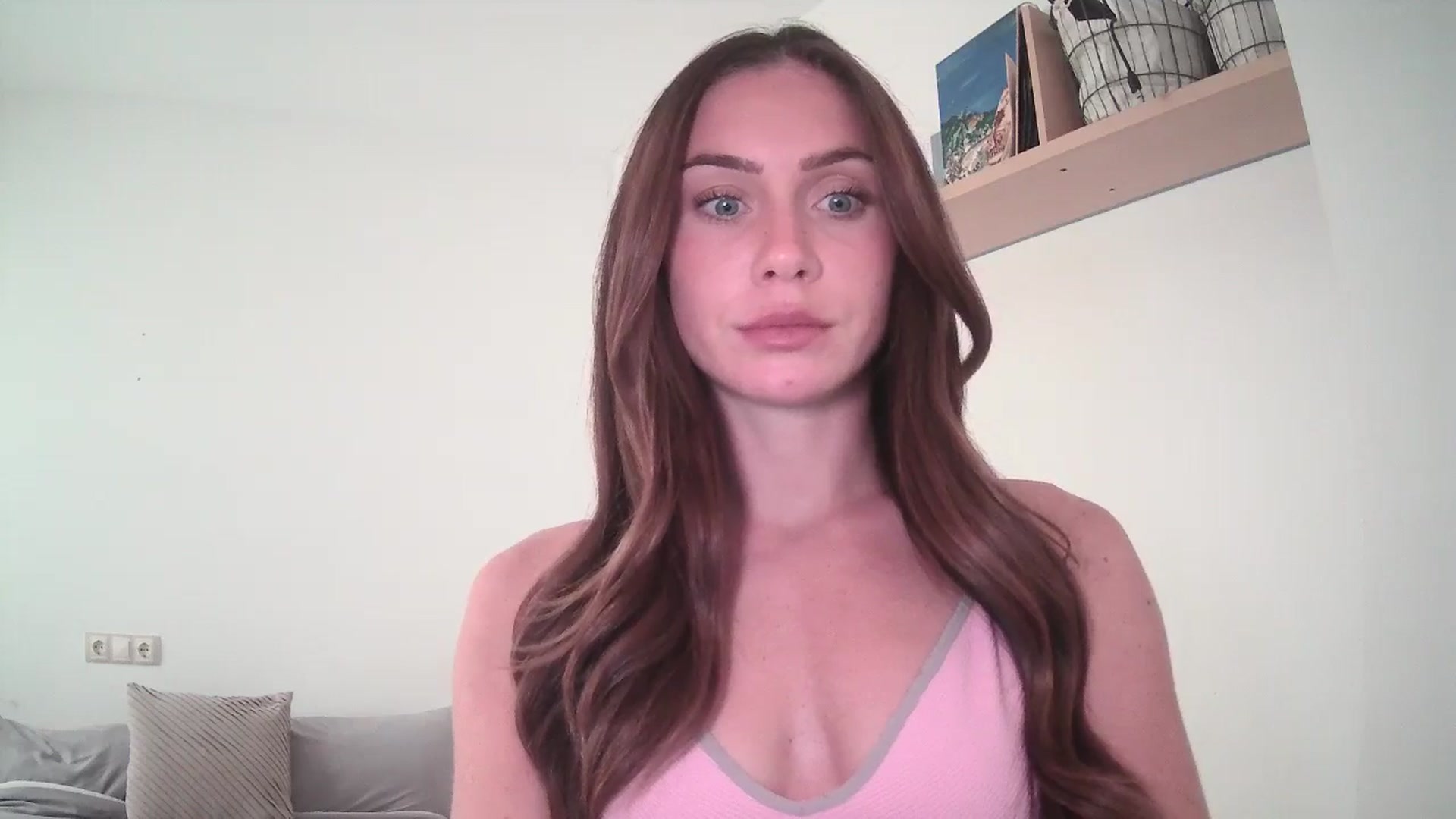 Gallery image thumbnail from English_Lola's myfreecams stream on, 08/07/2025, 09:35 image 16 of 20