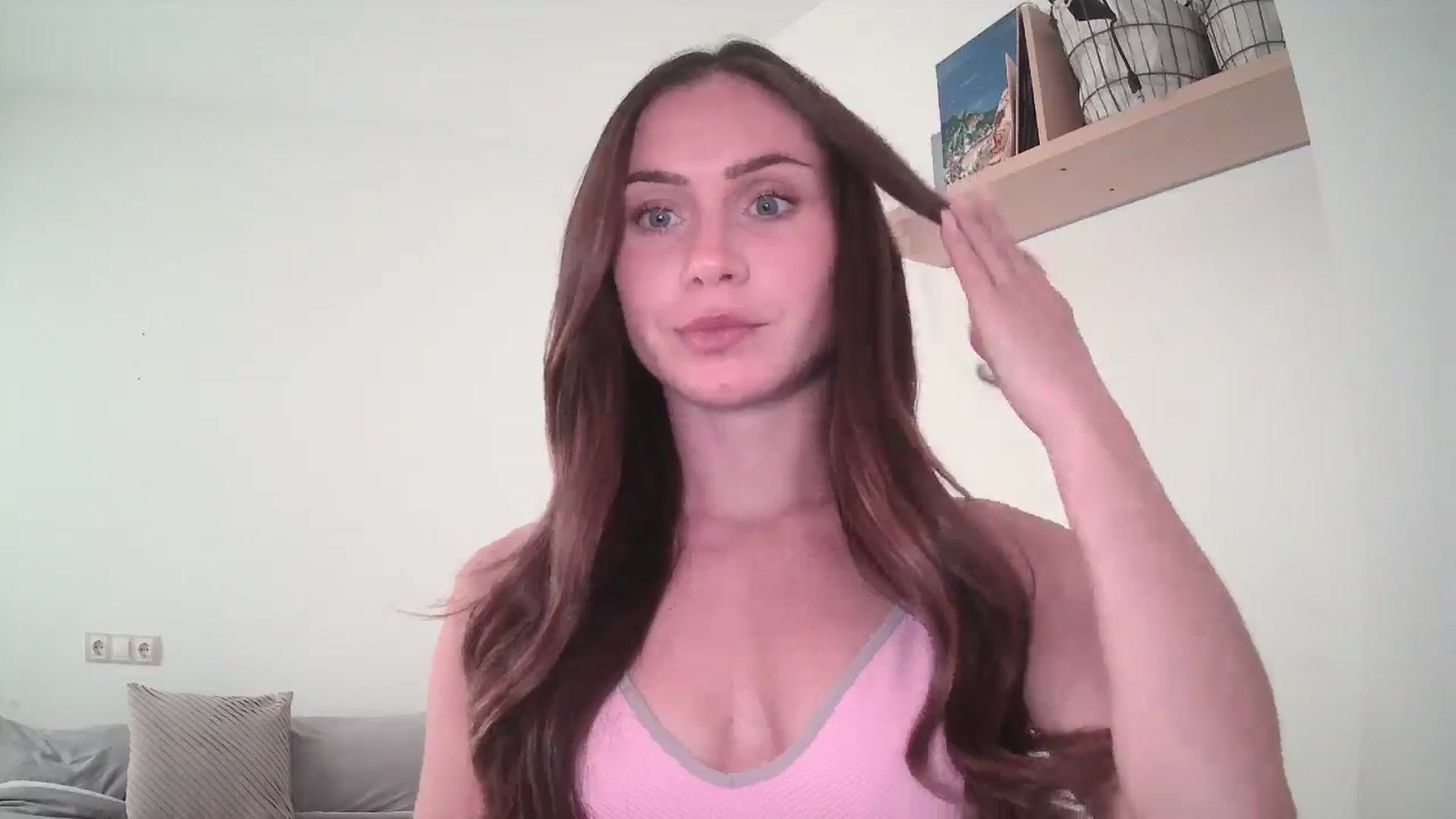 Gallery image thumbnail from English_Lola's myfreecams stream on, 08/07/2025, 09:35 image 17 of 20