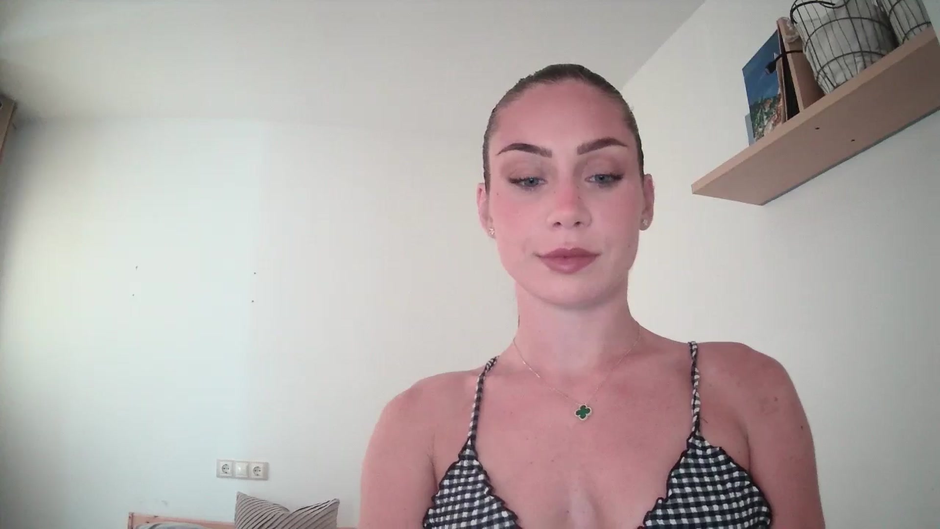 Gallery image thumbnail from English_Lola's myfreecams stream on, 08/12/2025, 10:37 image 12 of 20