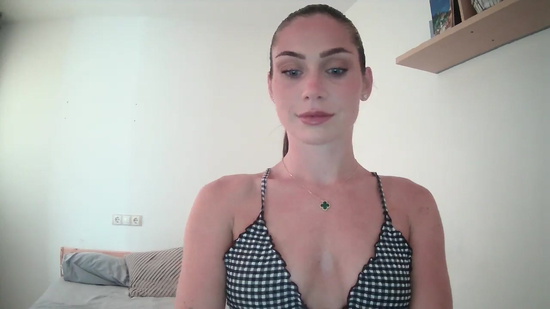 Gallery image thumbnail from English_Lola's myfreecams stream on, 08/12/2025, 11:31 image 10 of 20