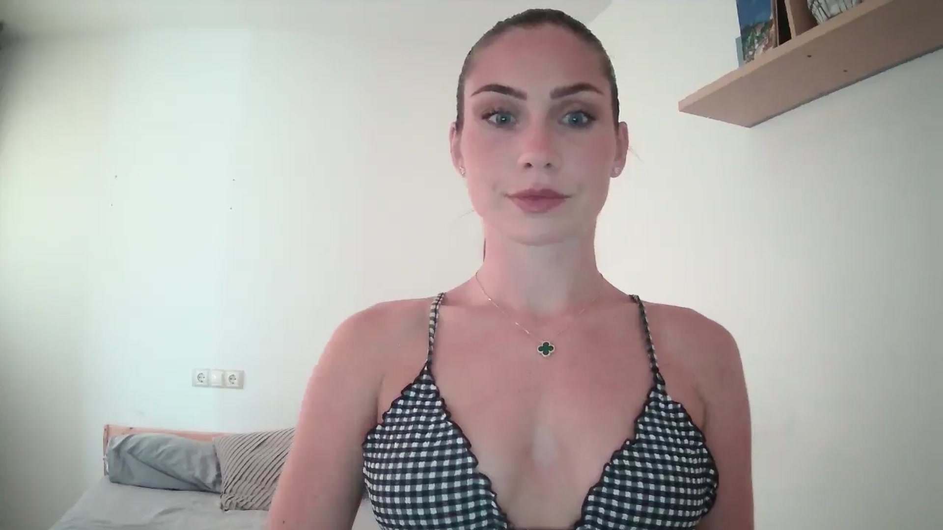 Gallery image thumbnail from English_Lola's myfreecams stream on, 08/12/2025, 11:31 image 11 of 20
