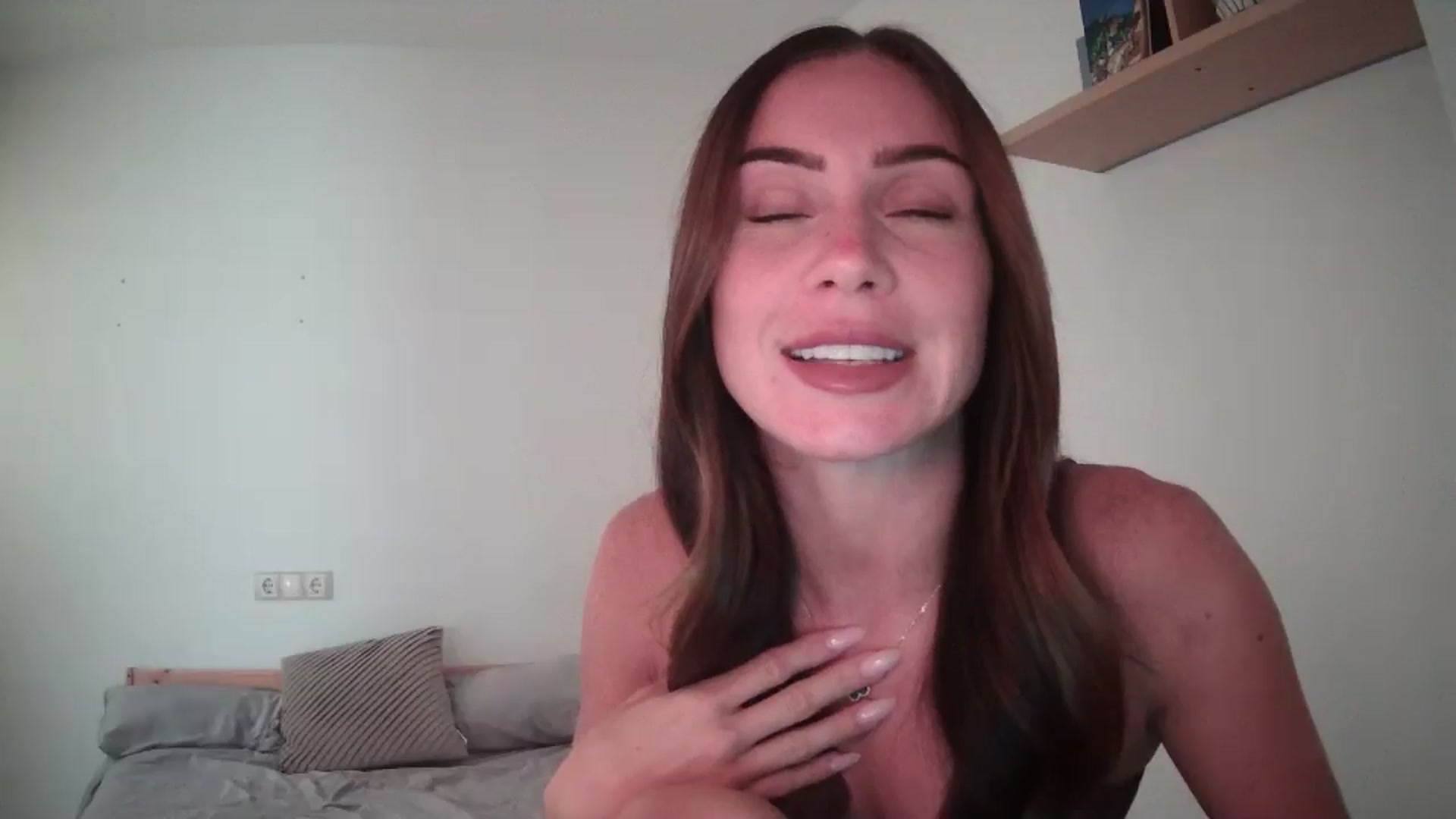 Gallery image thumbnail from English_Lola's myfreecams stream on, 08/19/2025, 16:40 image 13 of 20