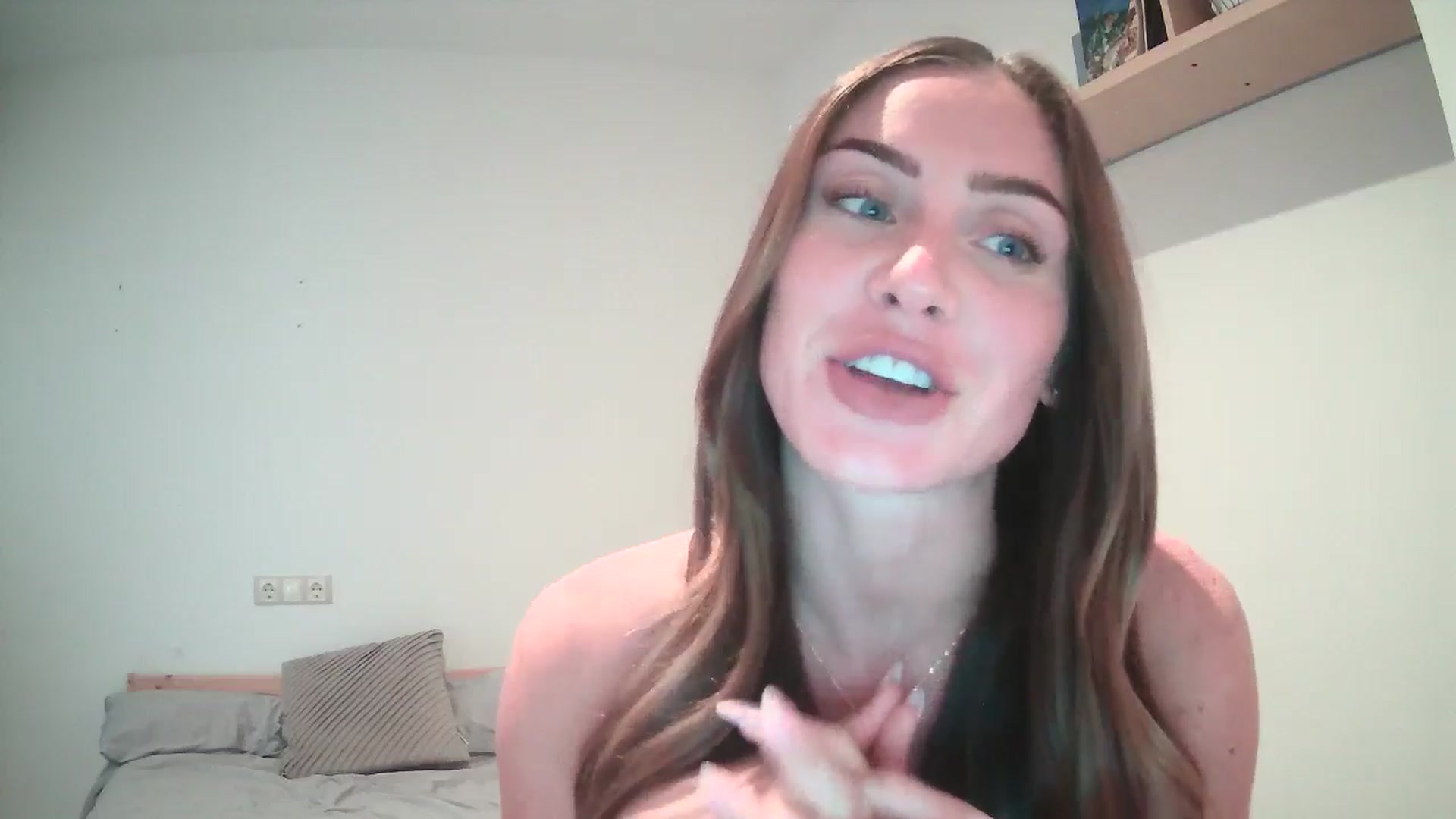 Gallery image thumbnail from English_Lola's myfreecams stream on, 08/19/2025, 18:18 image 10 of 20