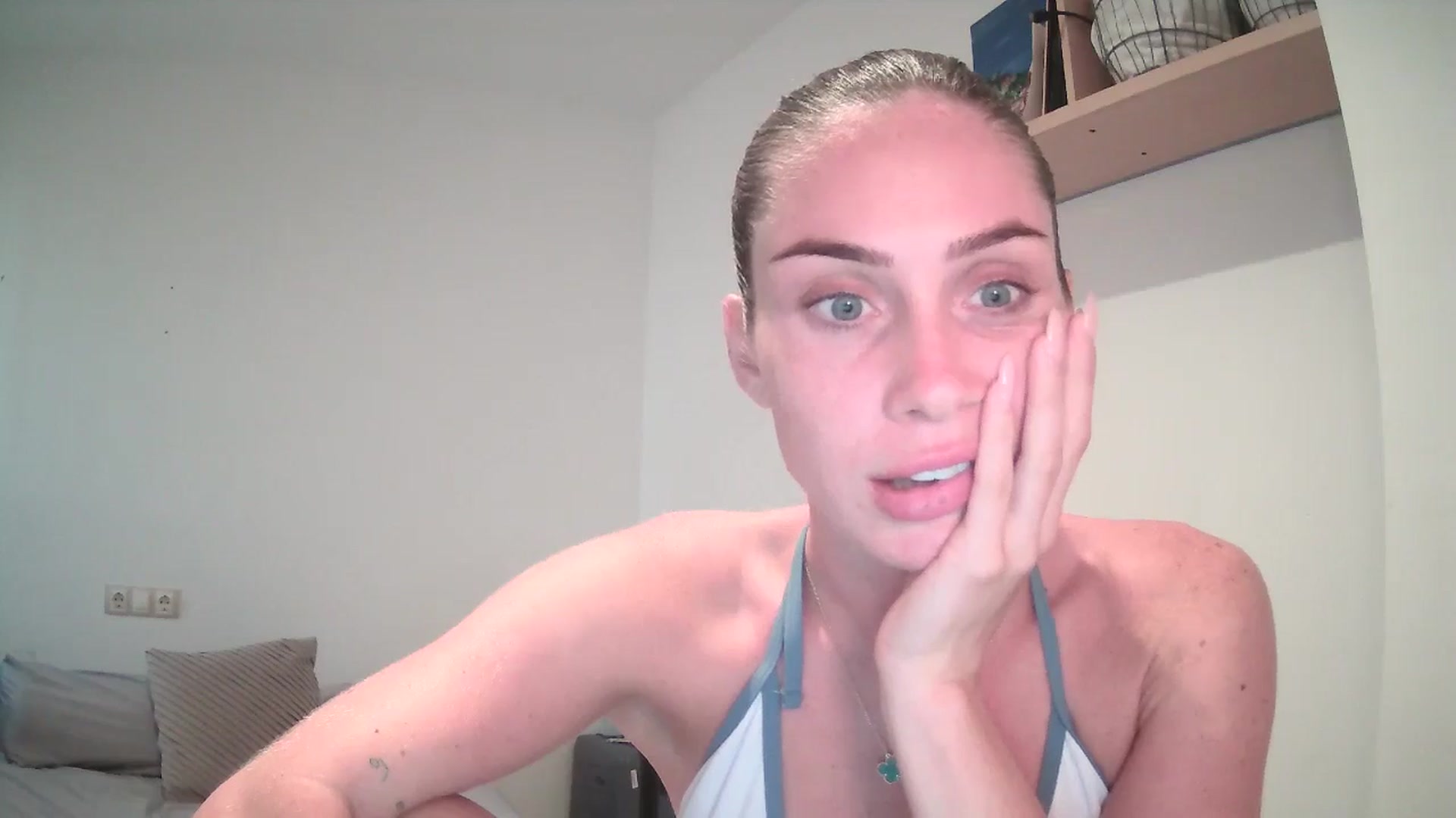 Gallery image thumbnail from English_Lola's myfreecams stream on, 08/25/2025, 17:14 image 14 of 20